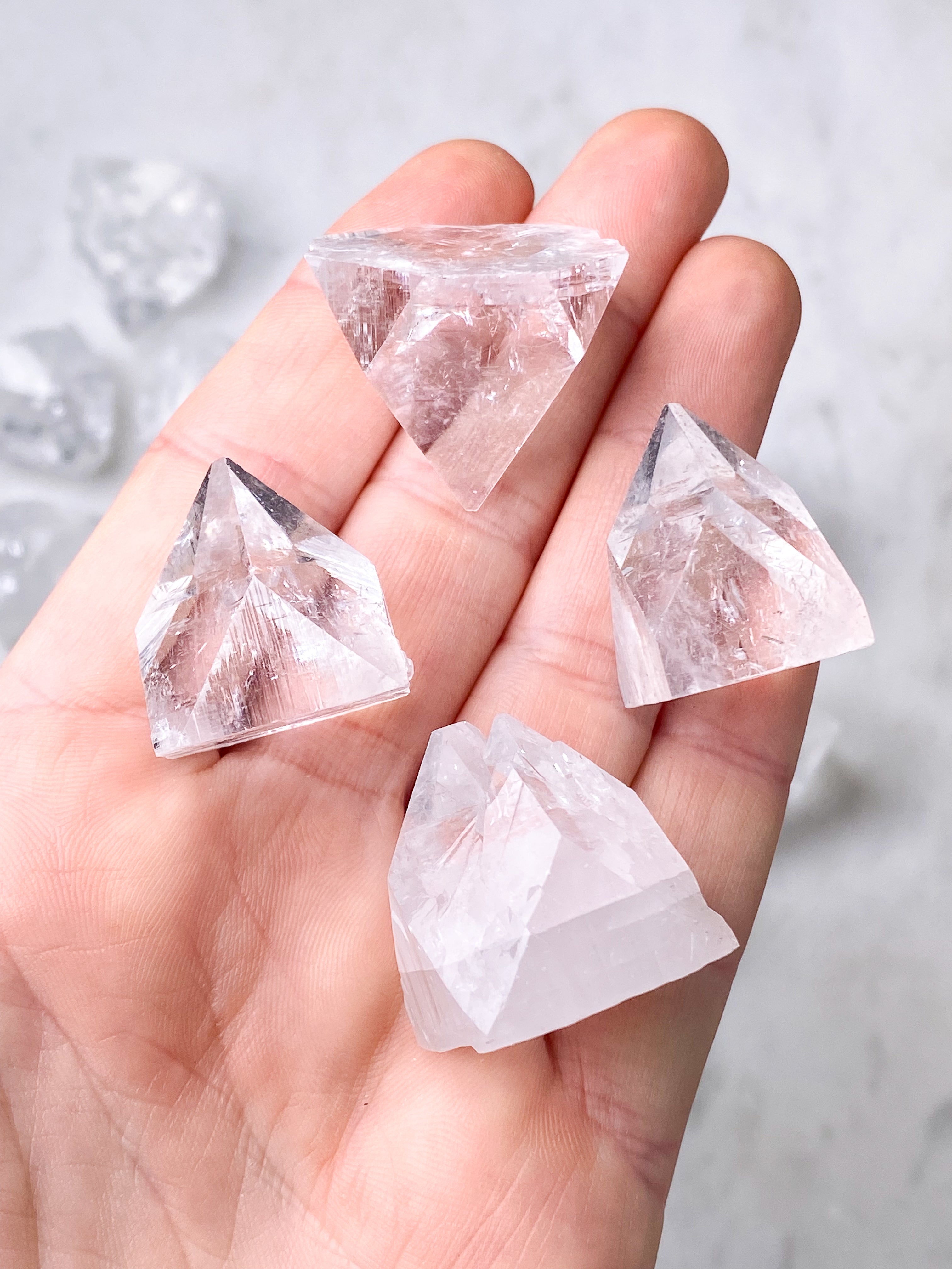 Apofyllitpolerad (nr 6)