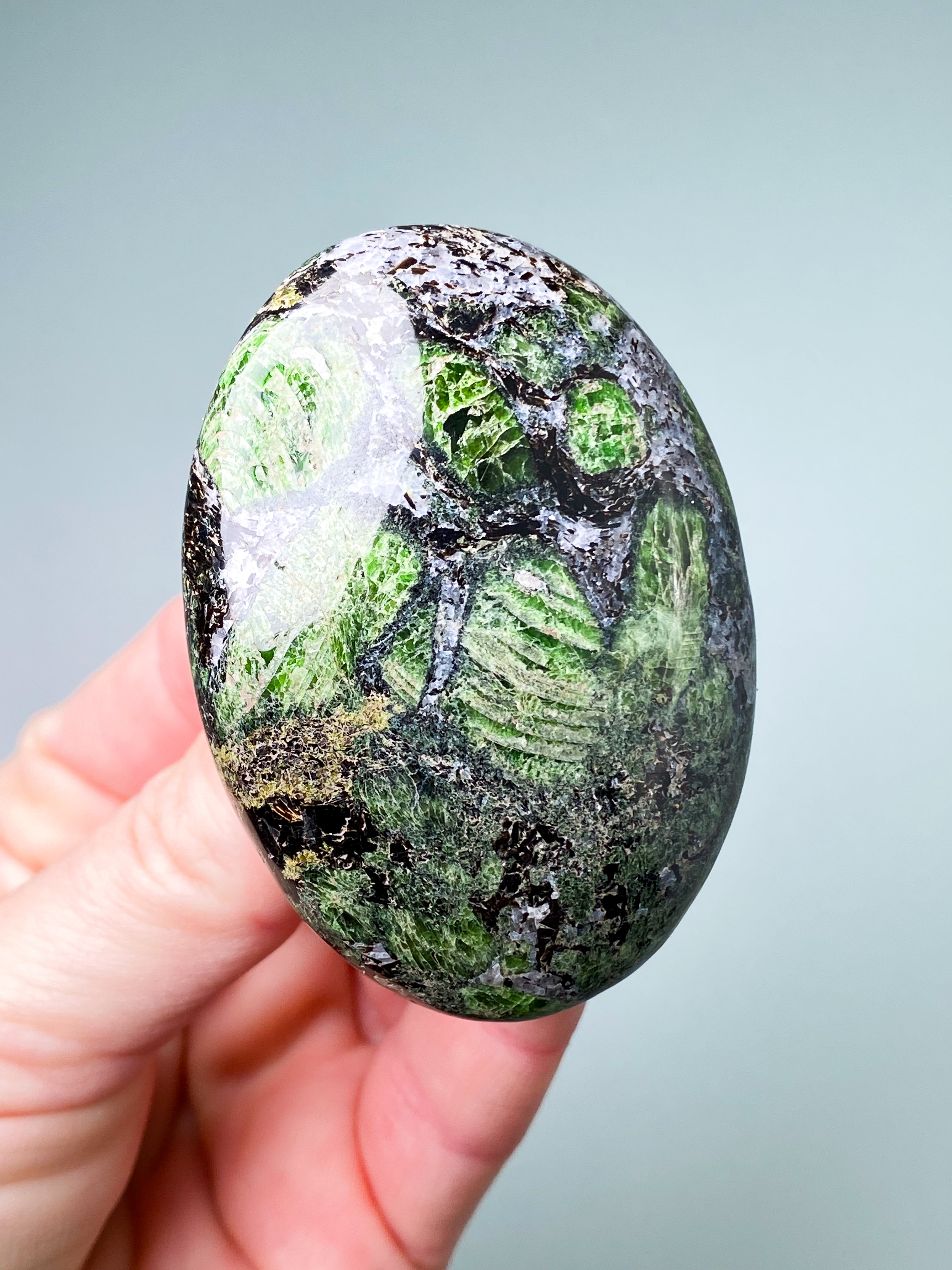 Kromdiopside Palmstone (nr 1)