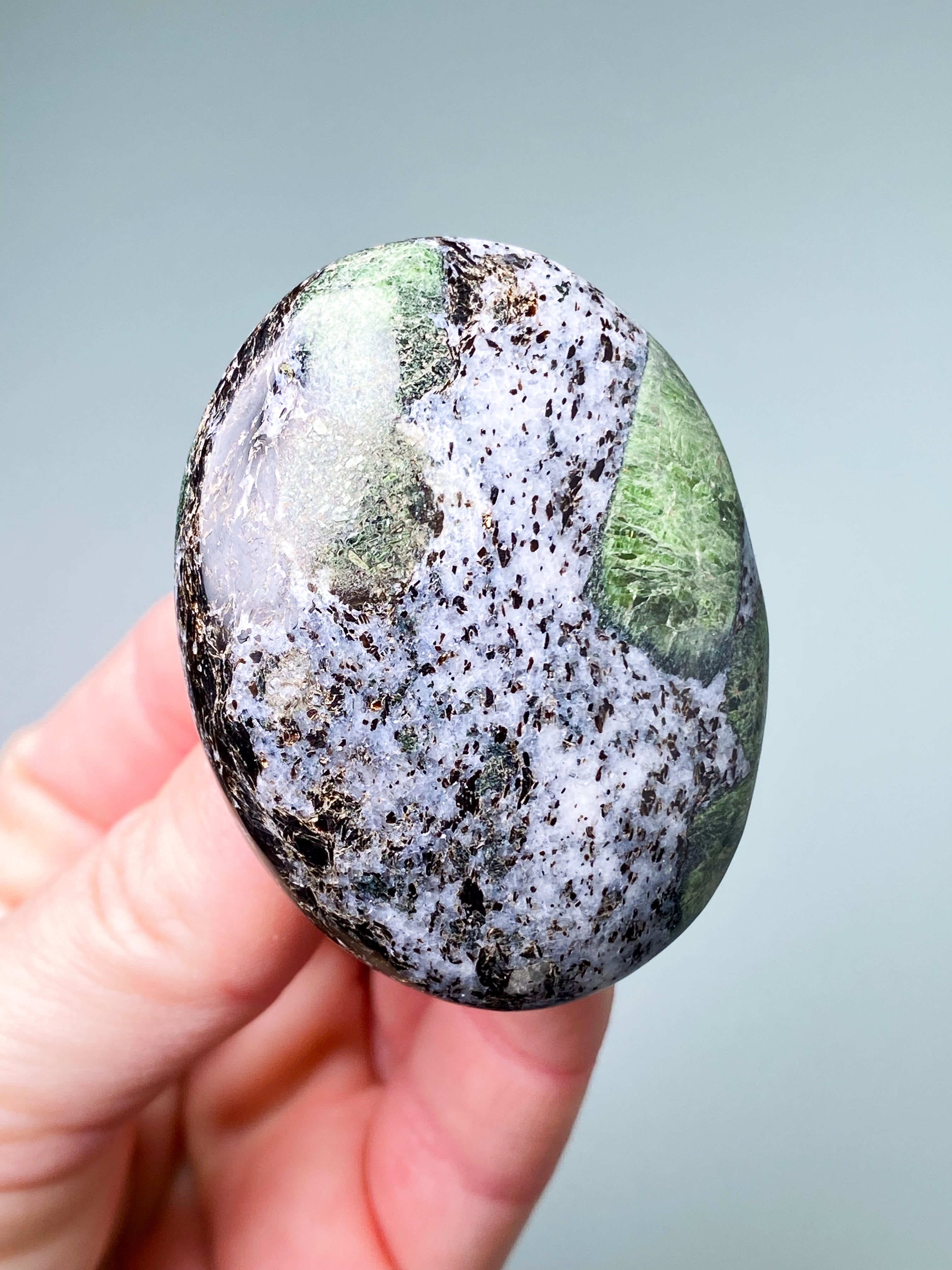 Kromdiopside Palmstone (nr 1)