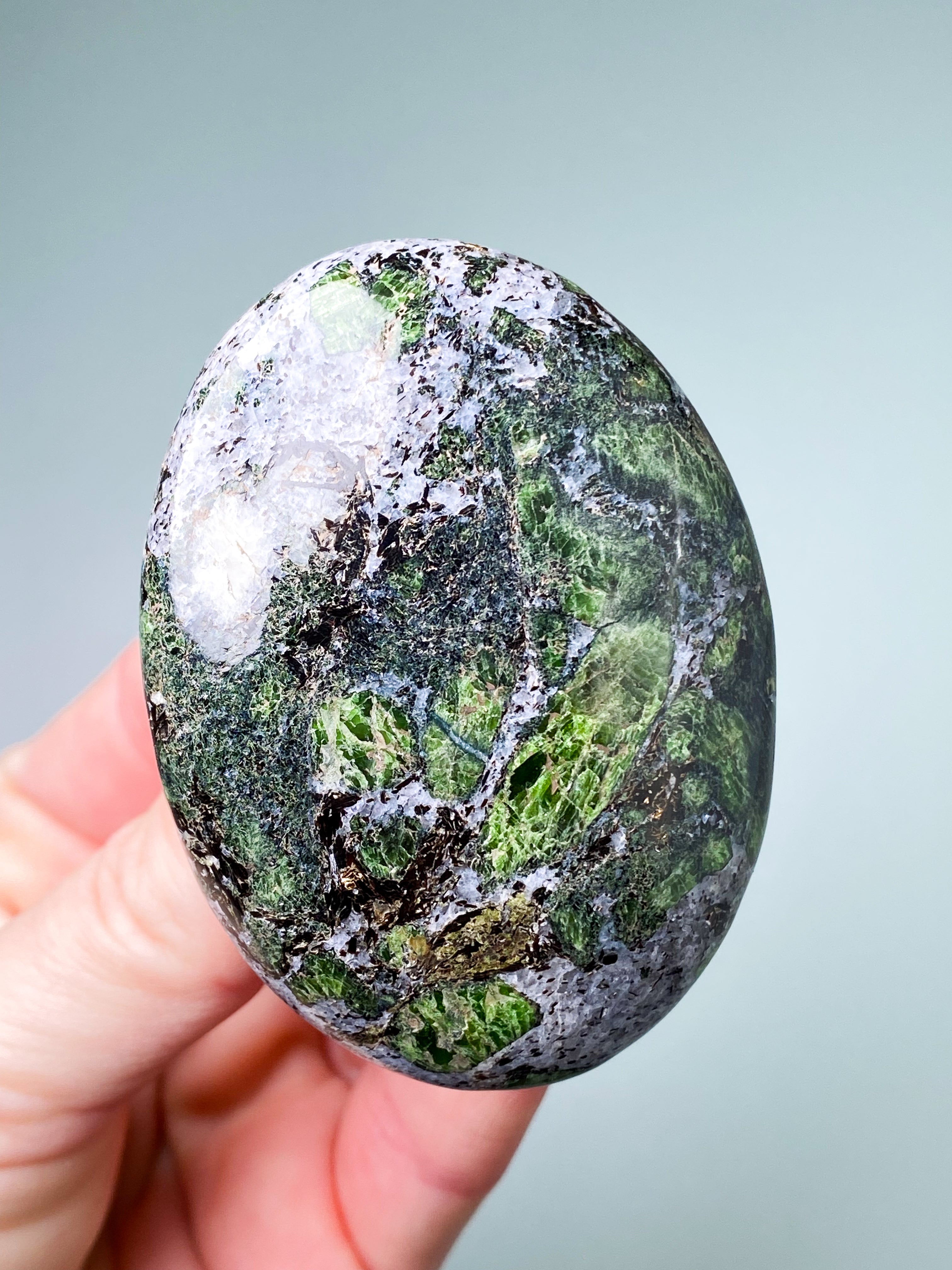 Kromdiopside Palmstone (nr 1)