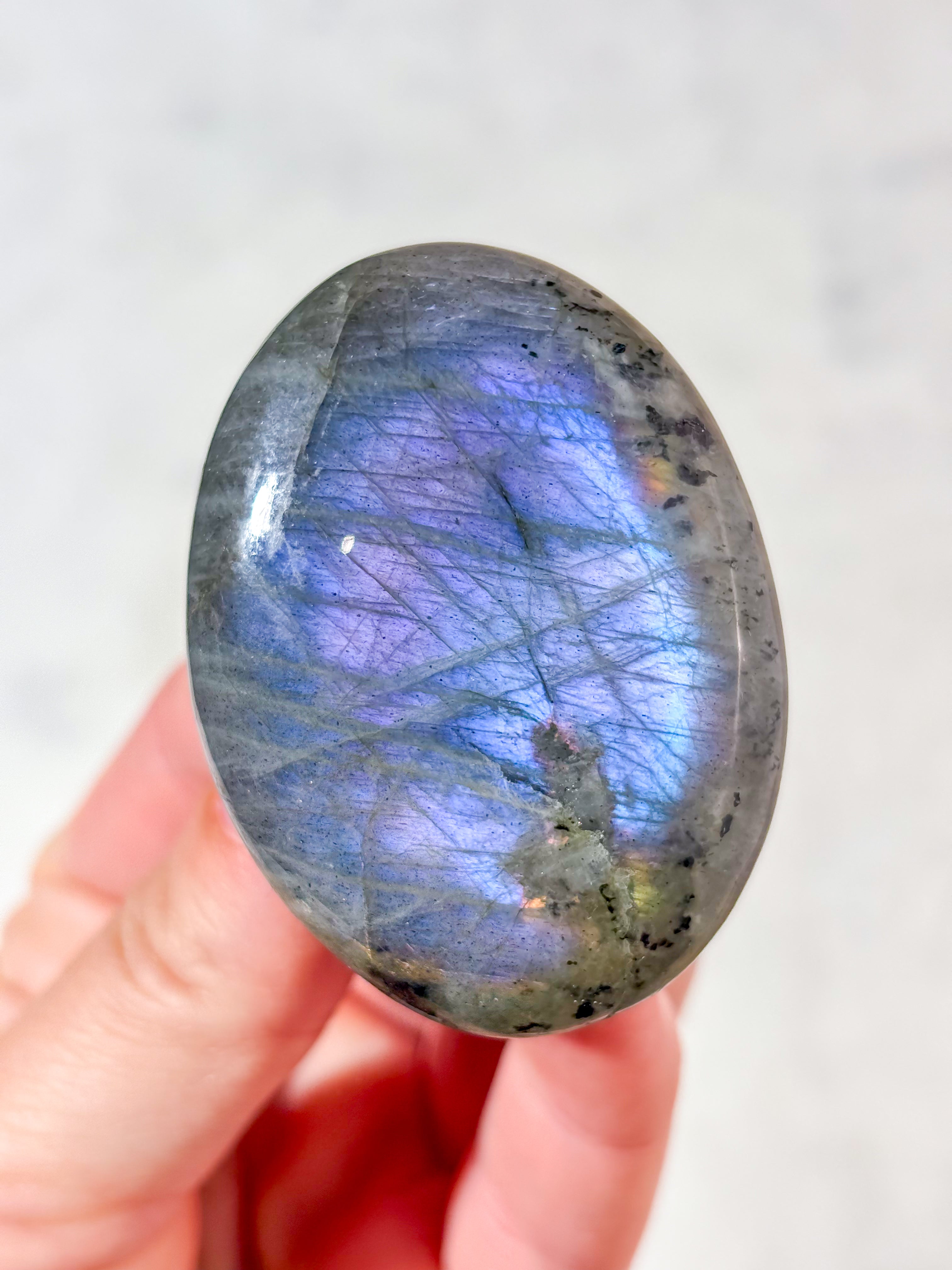 Lilla Labradorit Palmstone (Nr. 1)