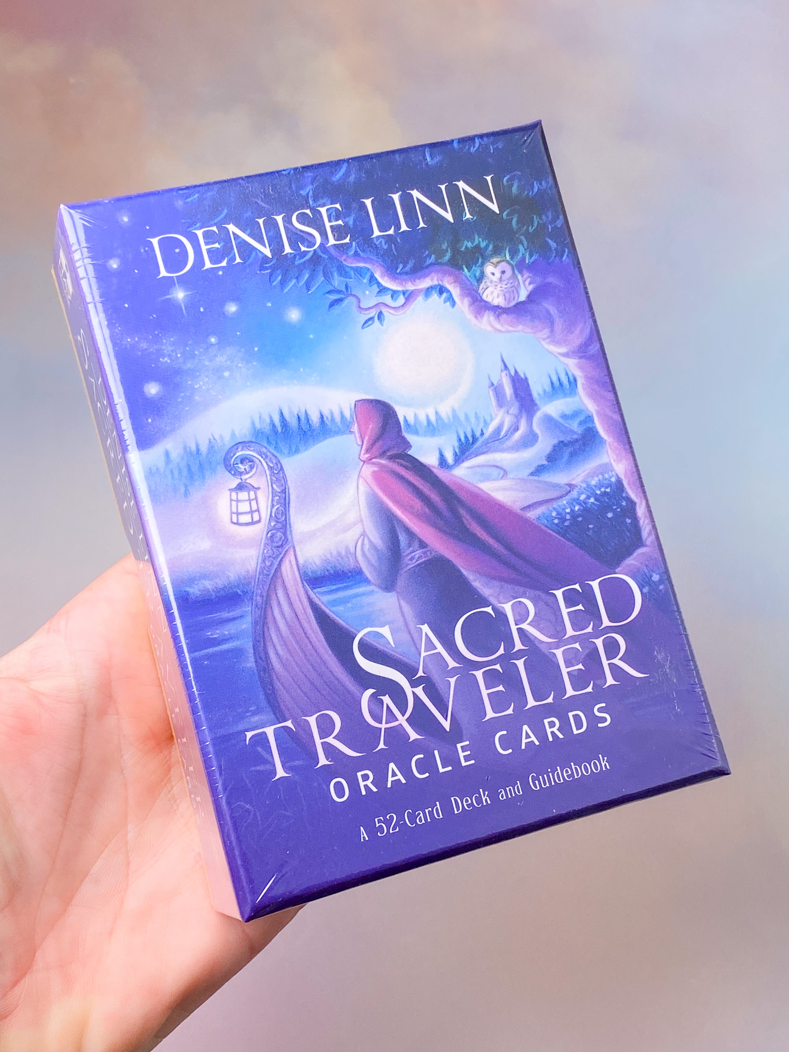 Sacred Traveler Oracle Card av Denise Linn