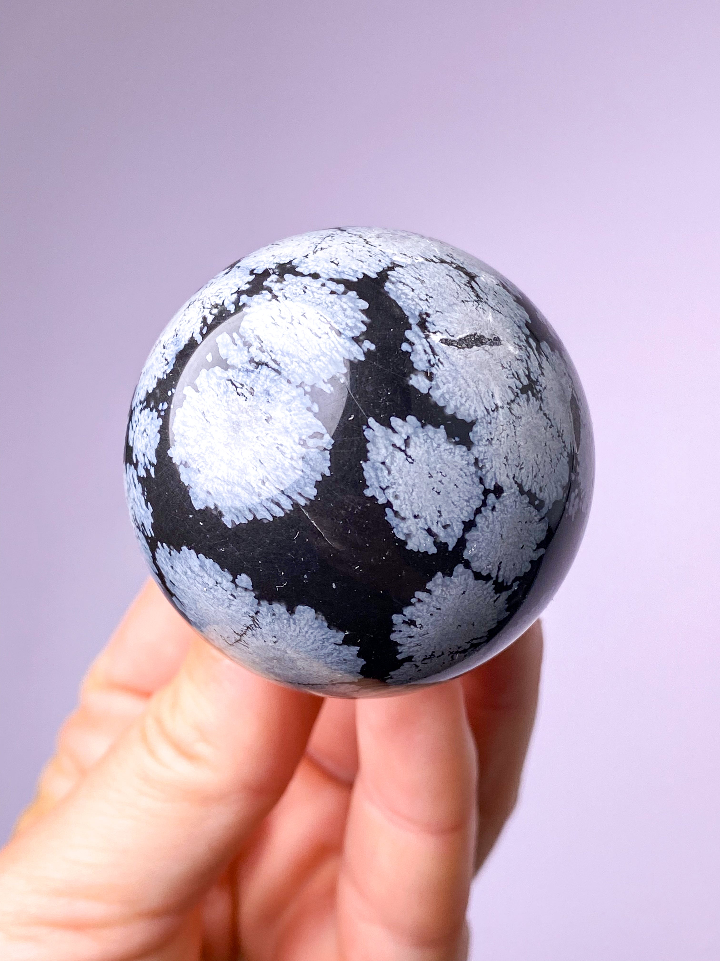 Snowflake obsidian kula (2 cm)