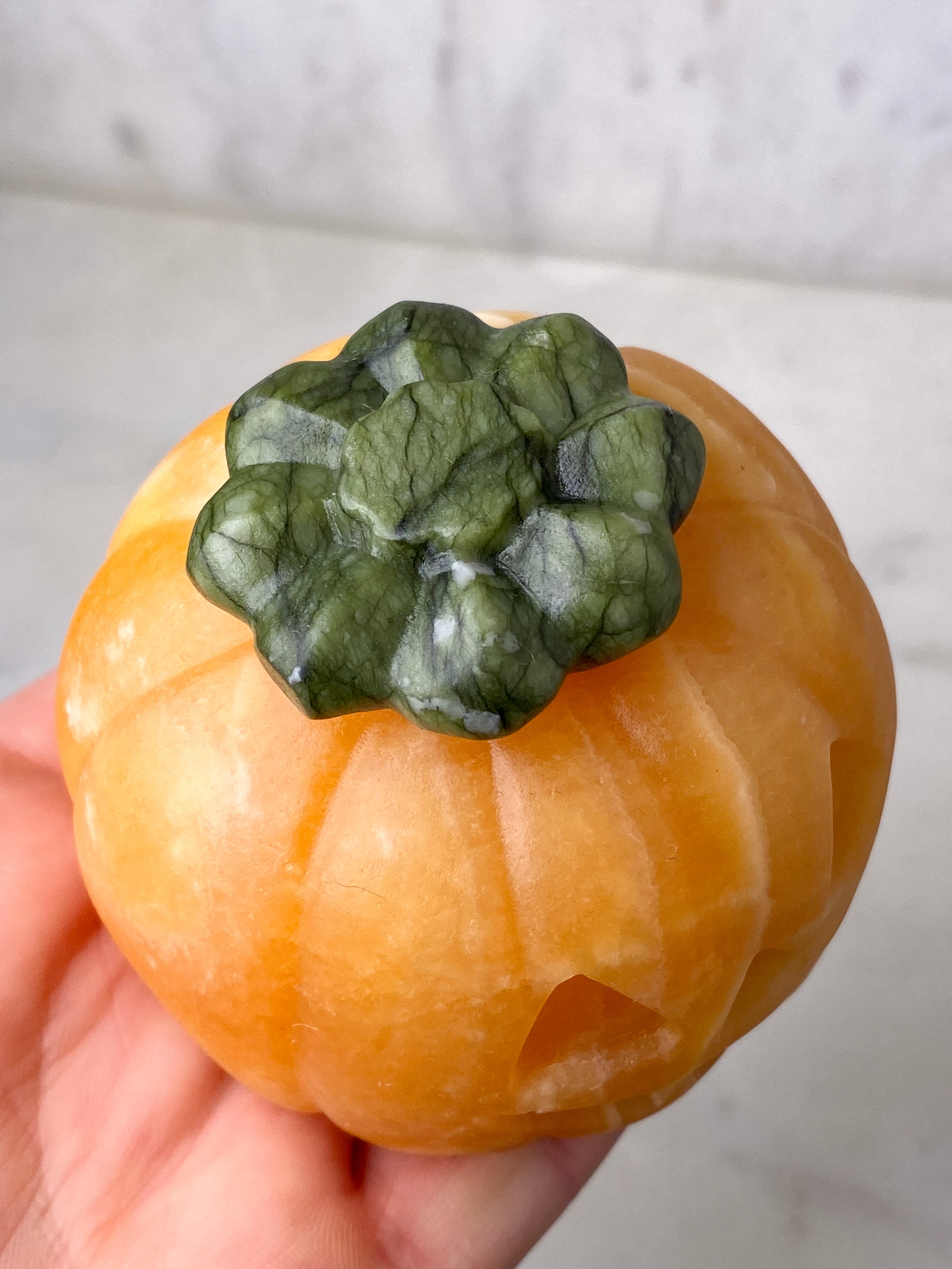 Orange Calcit Græskar m. Jade