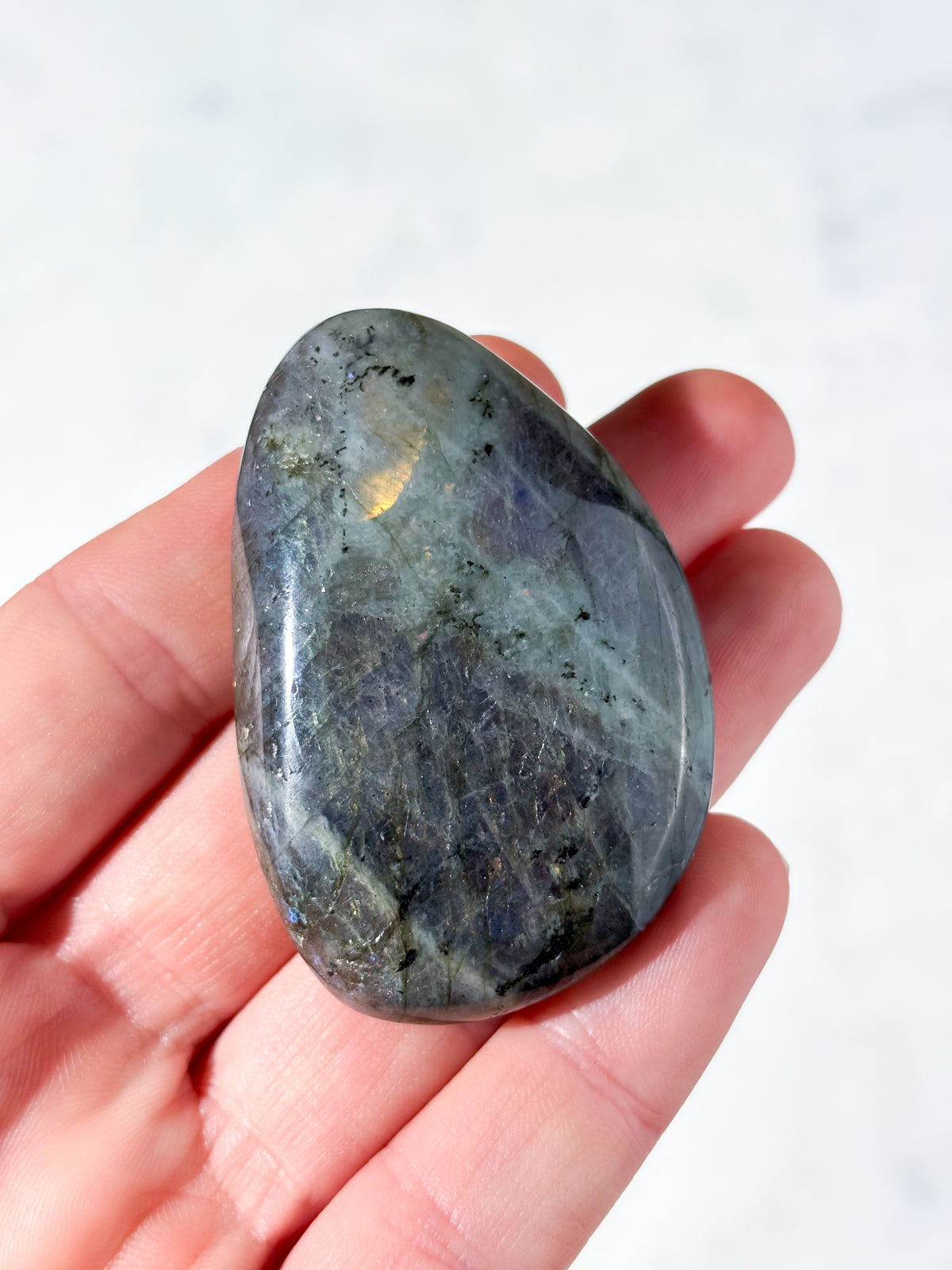 Lilla Labradorit Palmstone (Nr. 26)