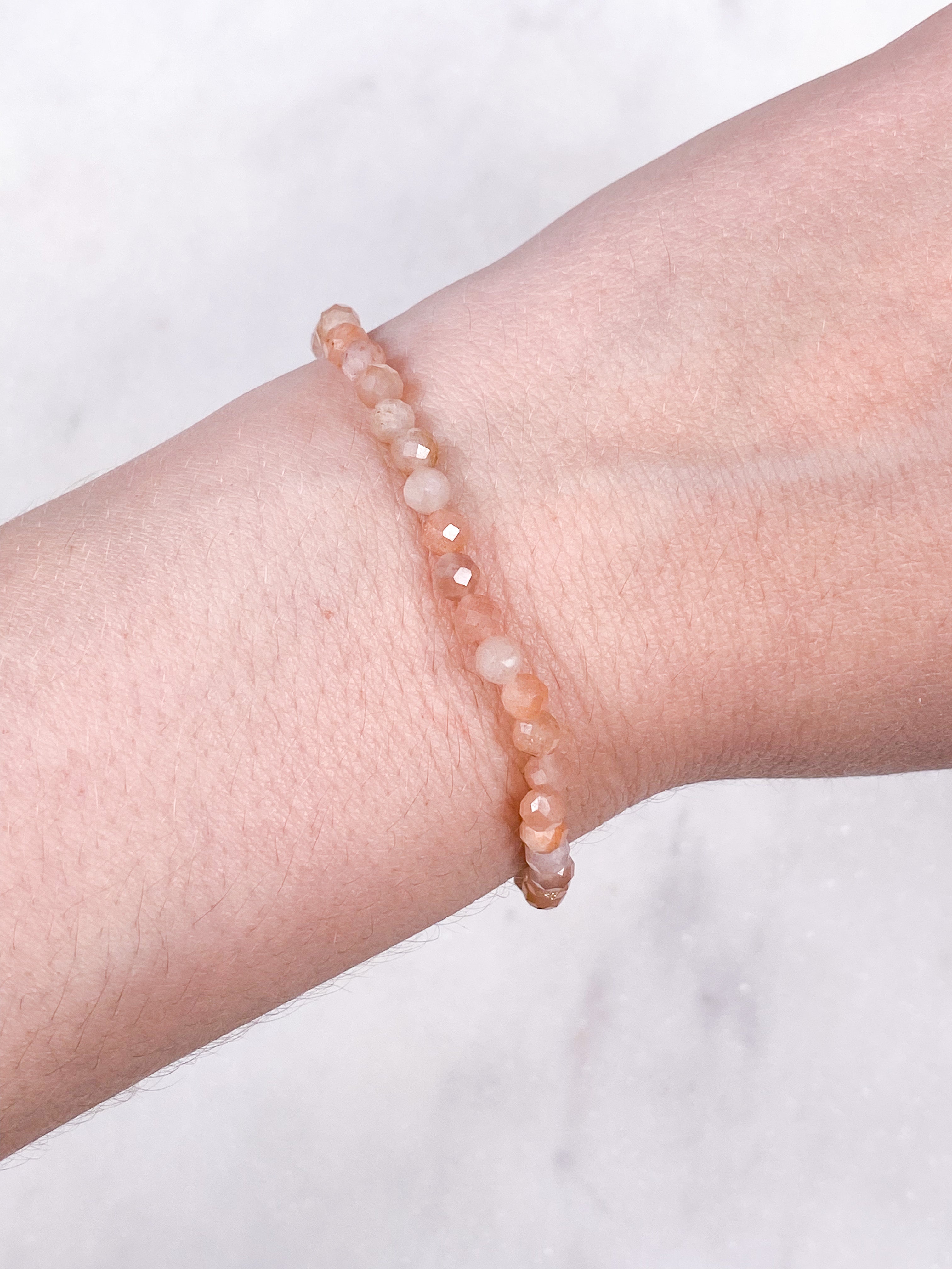 Peach Moonstone armband