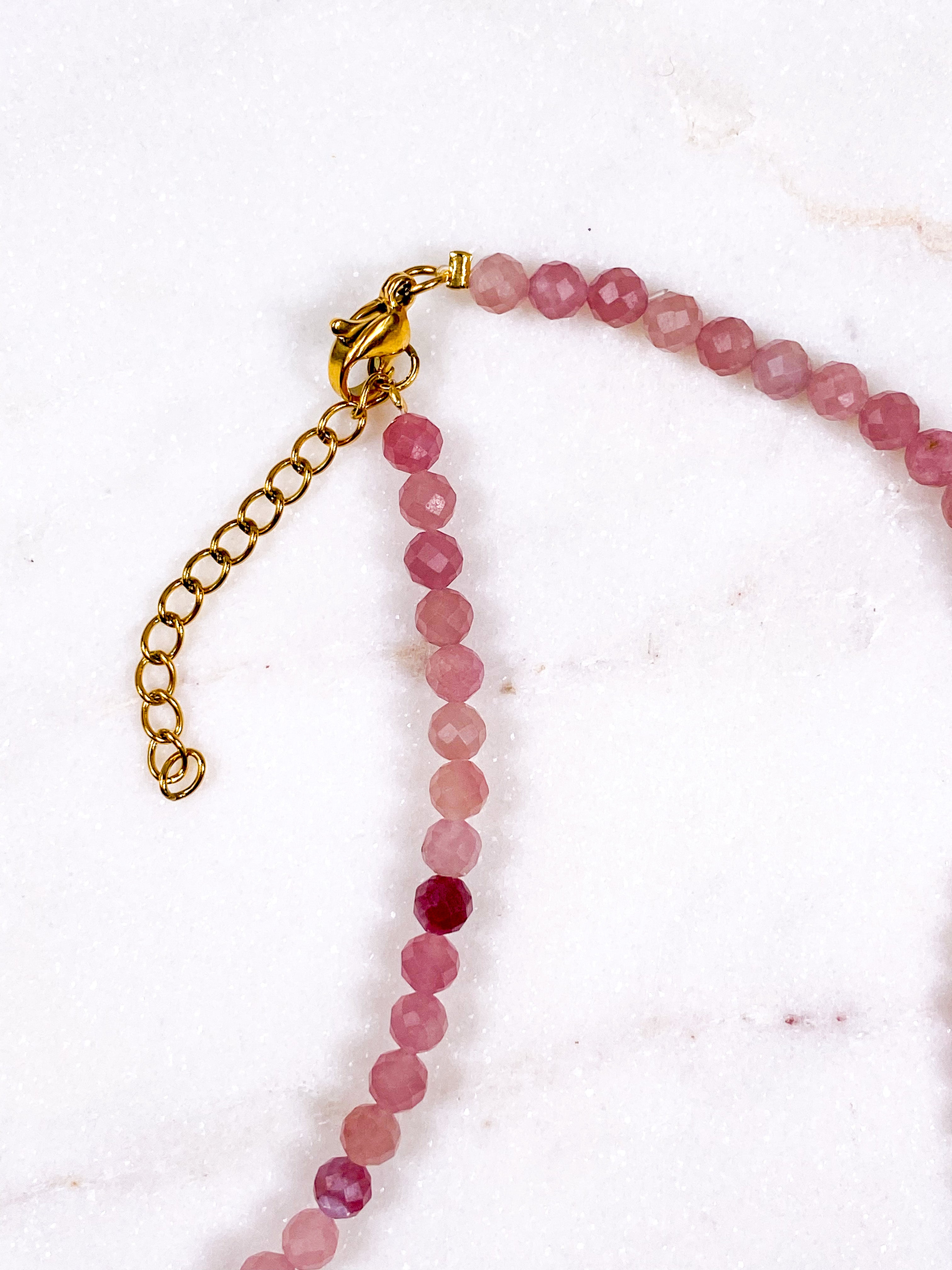 Rosa turmalin fasetterat halsband