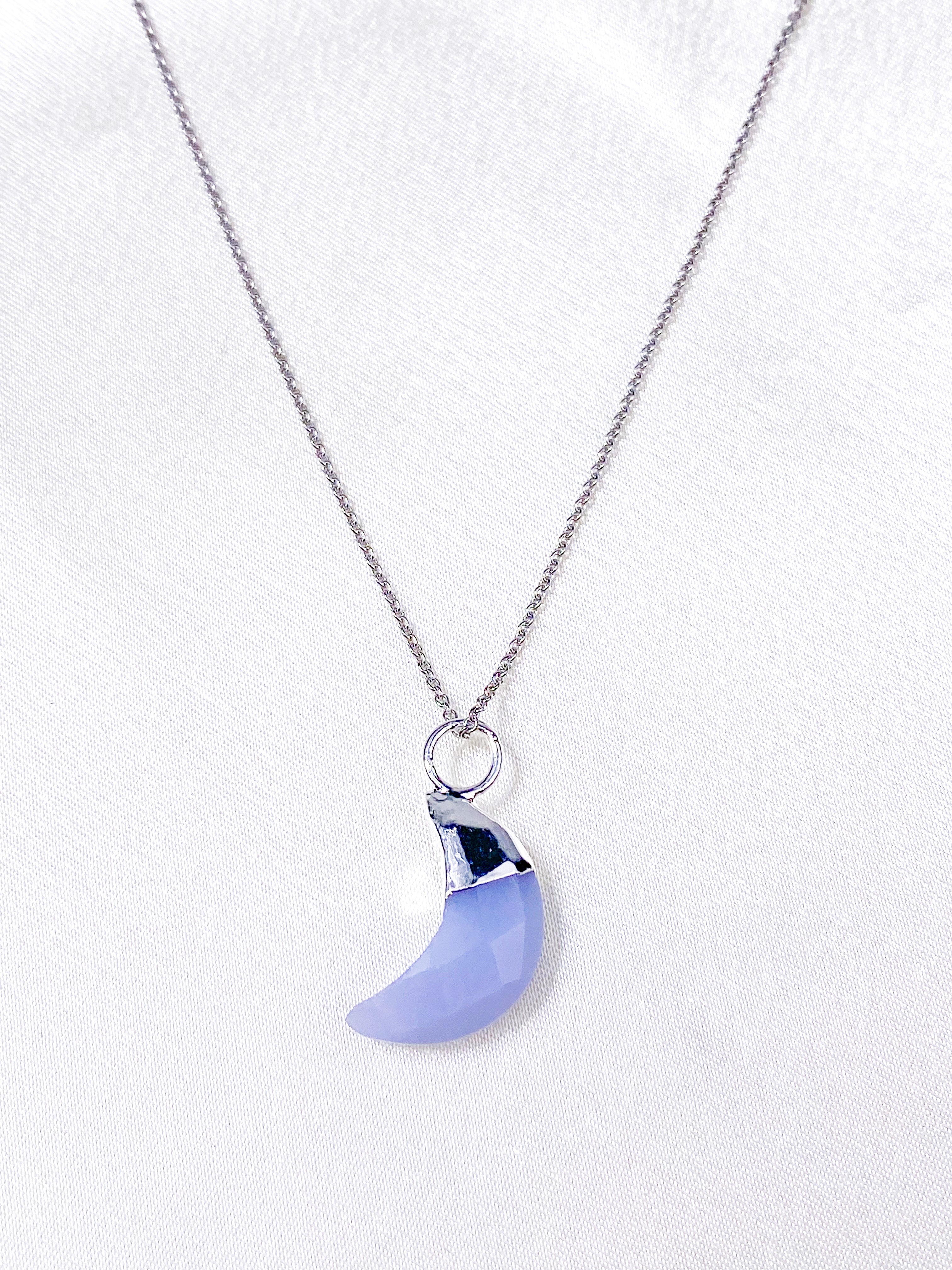 Halsband med månfasett i blond agat