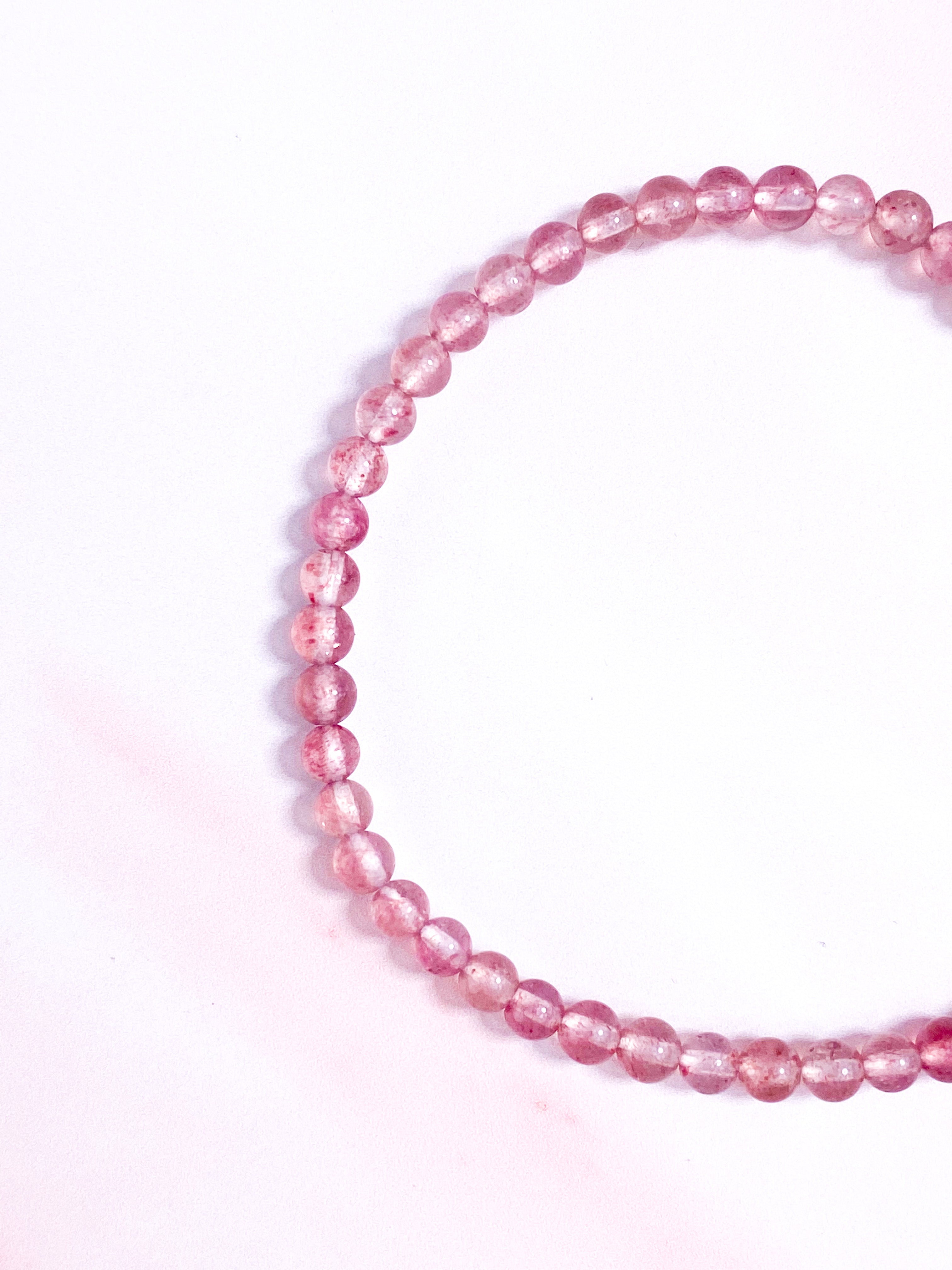 Jordgubbskvartsarmband