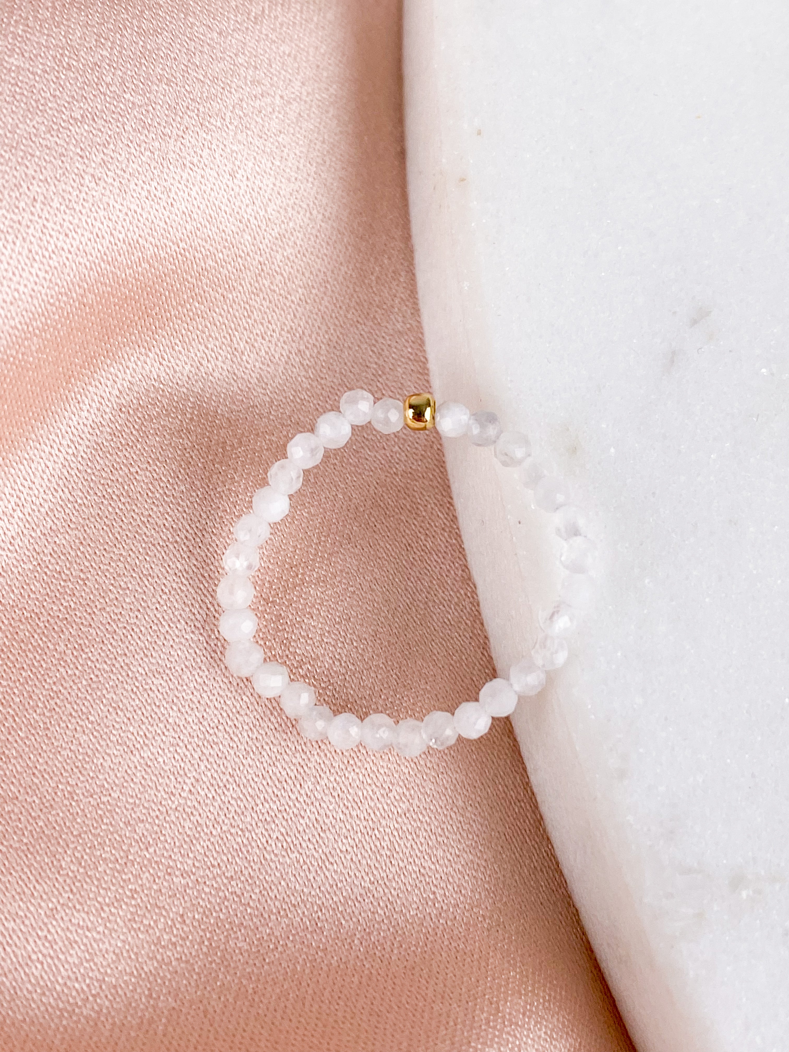 Rainbow Moonstone Armband (FACET)