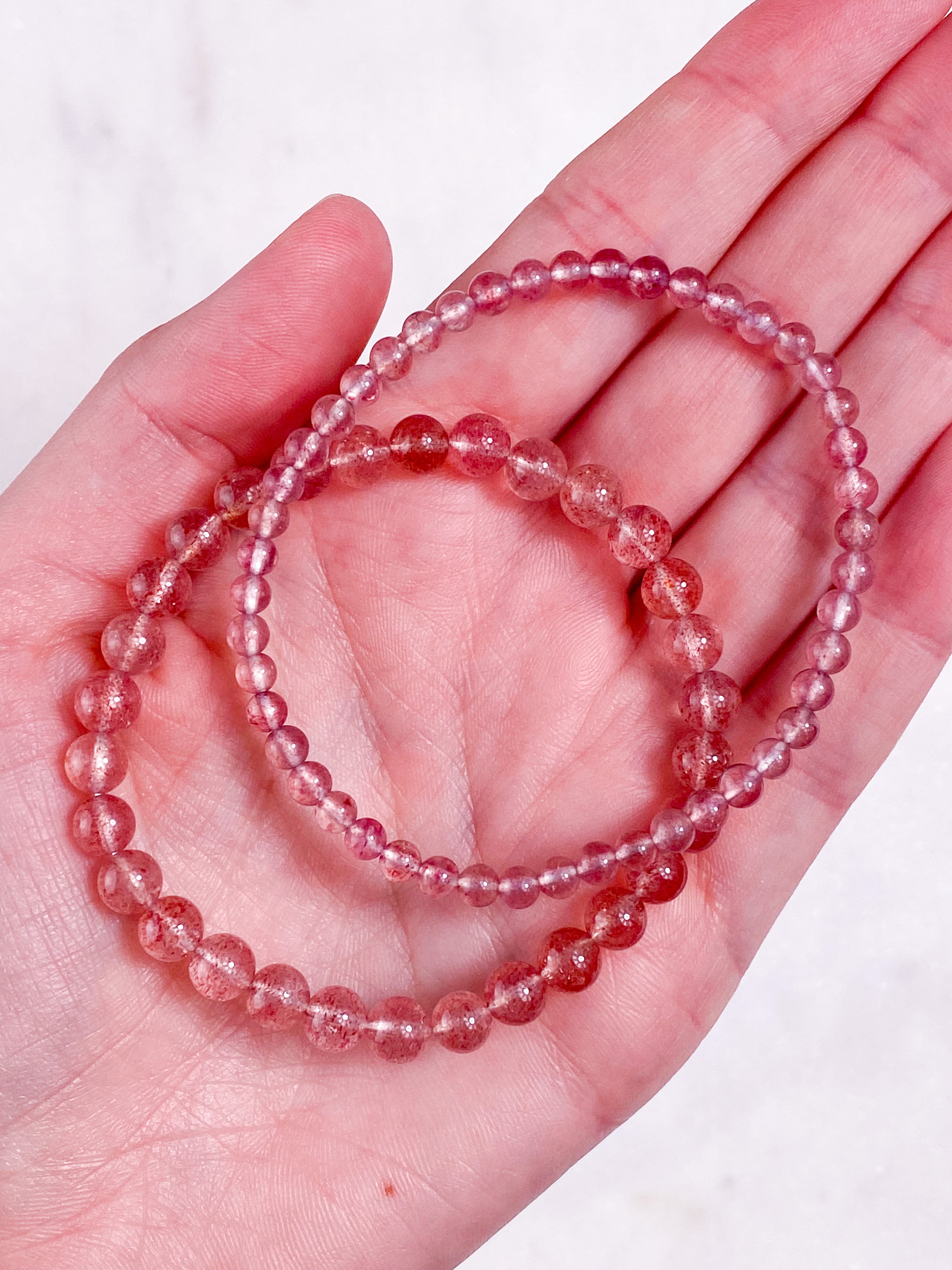 Jordgubbskvartsarmband