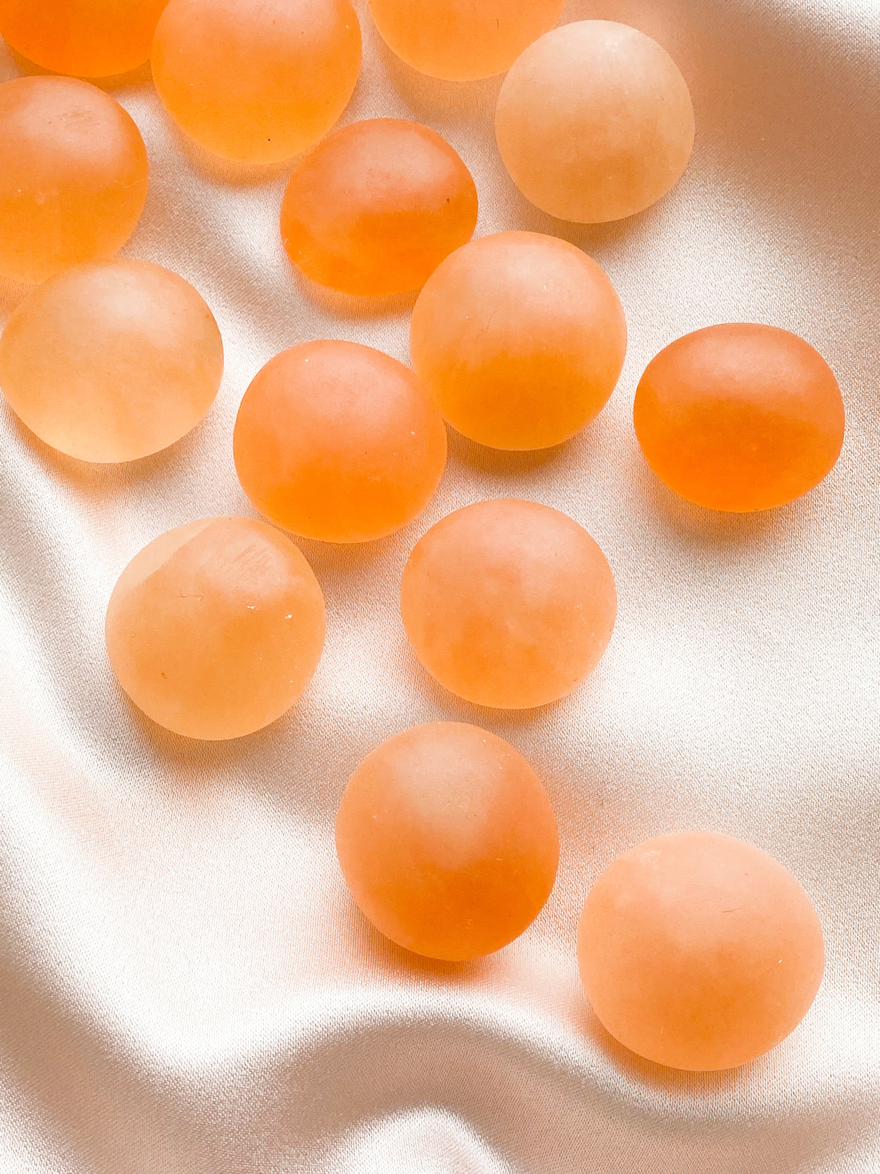 Orange selenit polerad