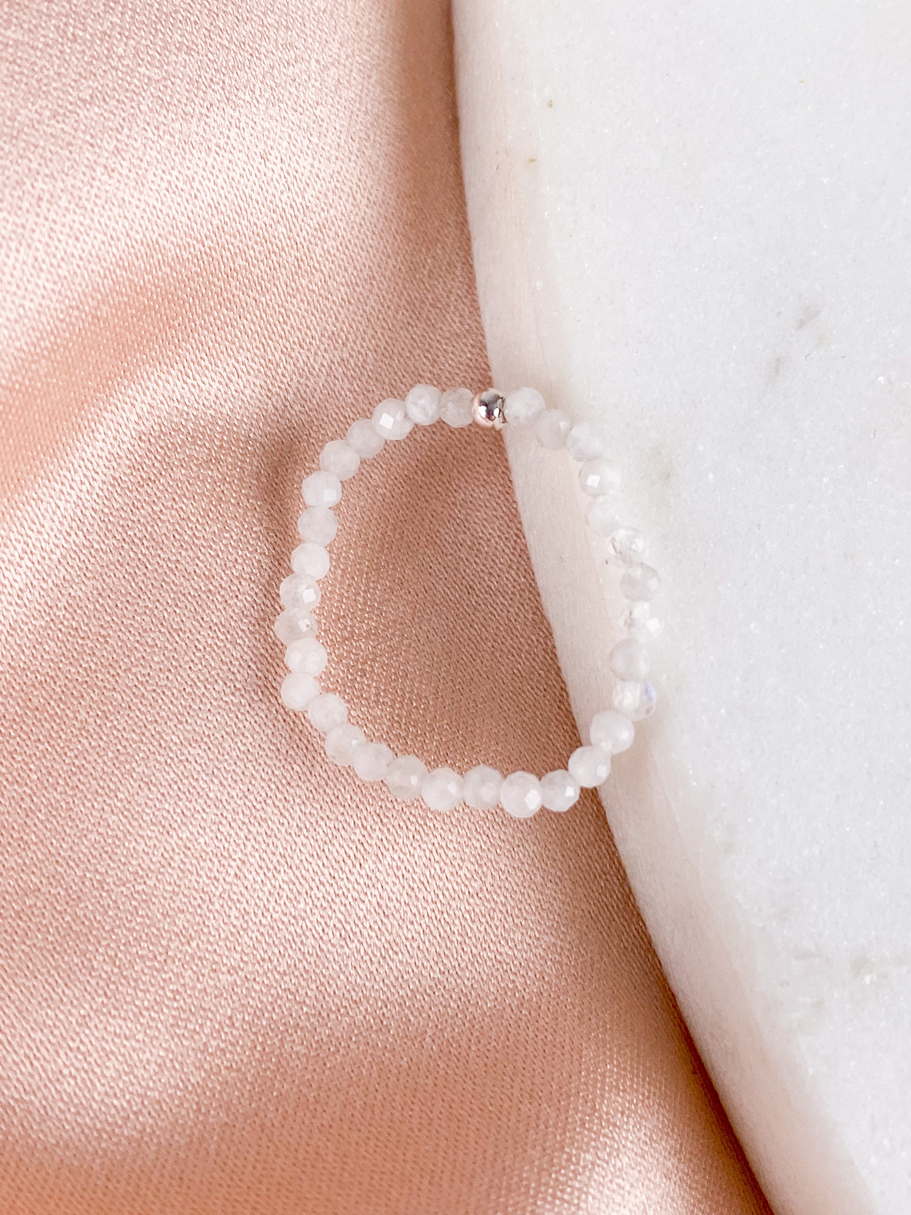 Rainbow Moonstone Armband (FACET)