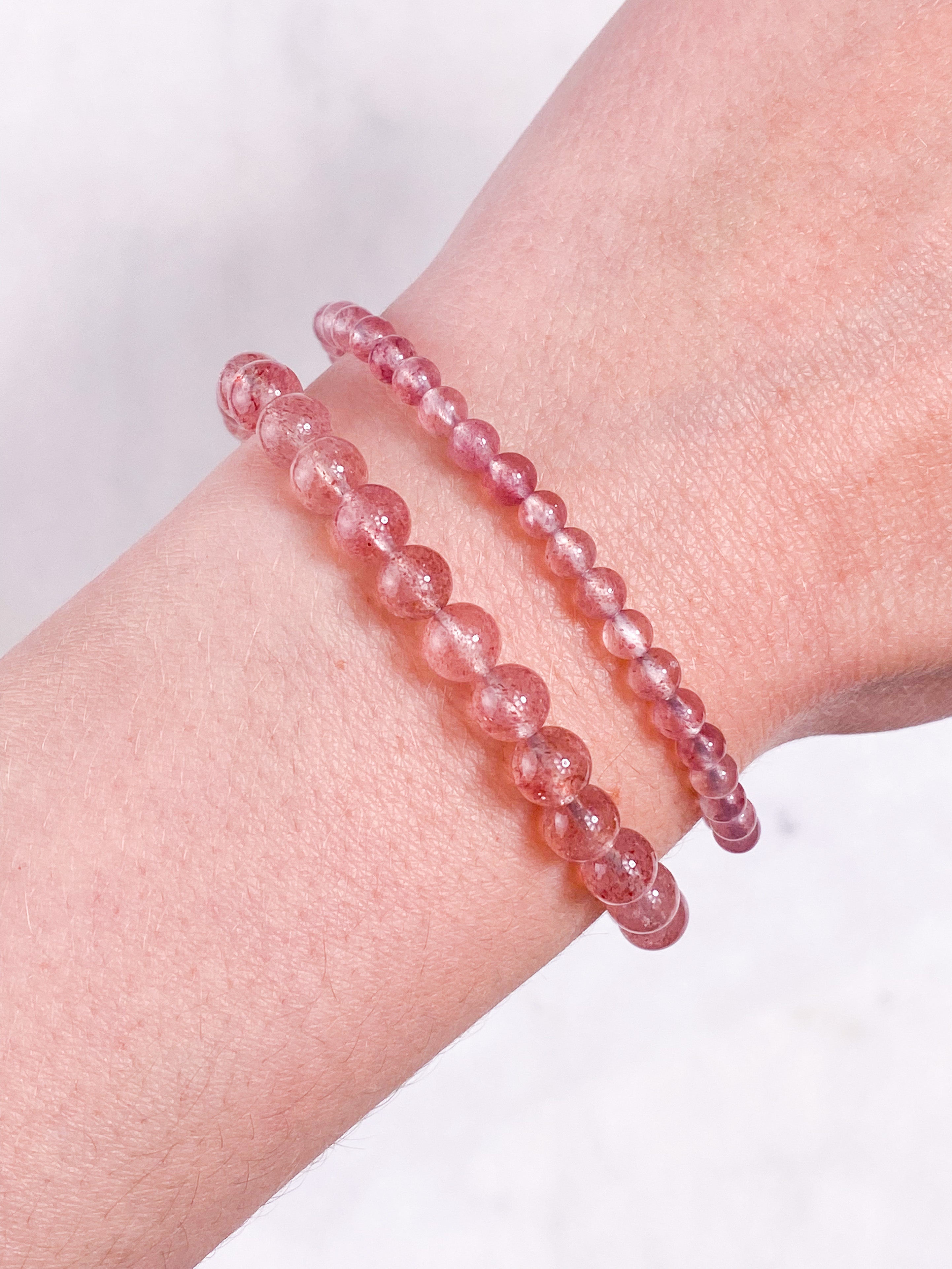 Jordgubbskvartsarmband