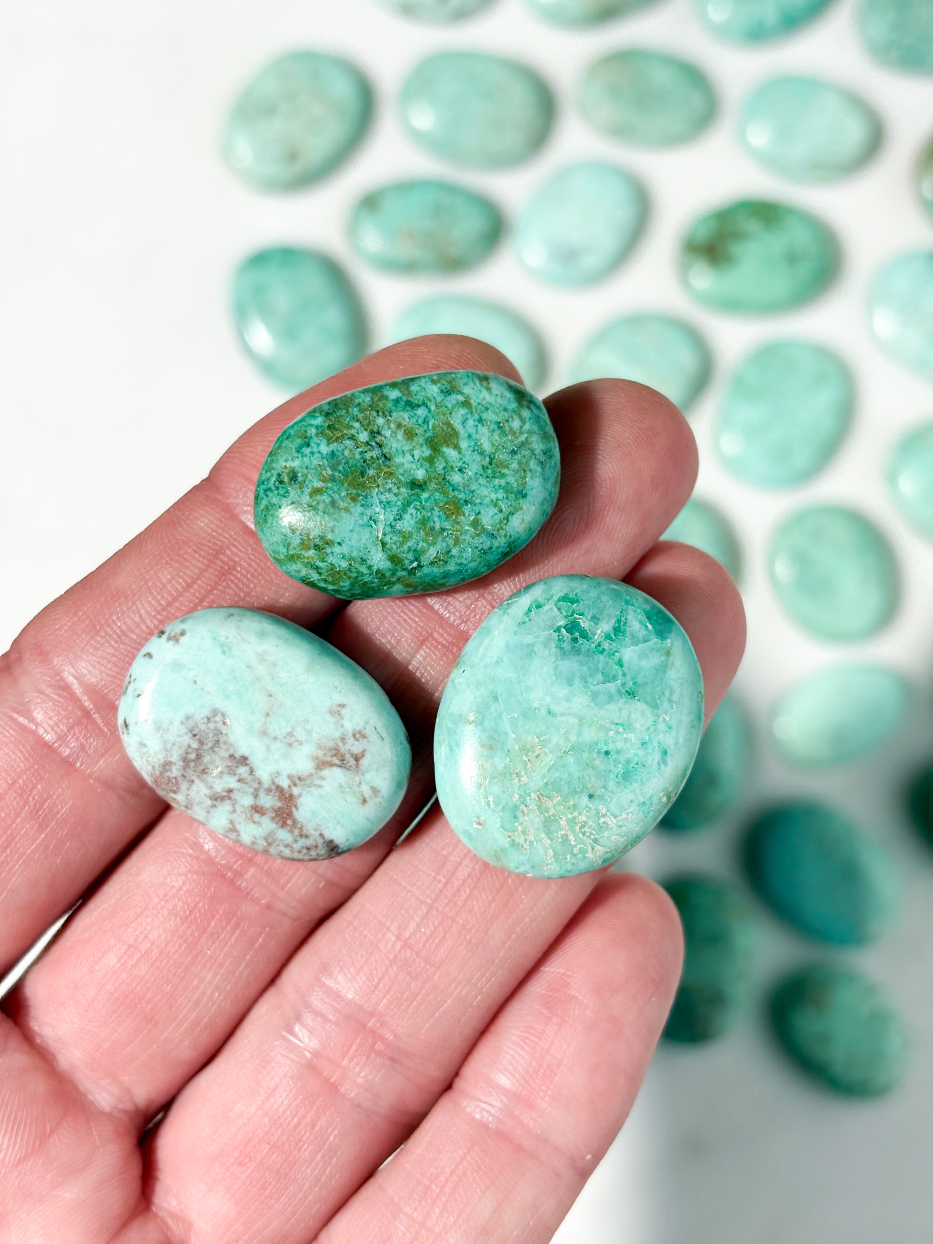 Turkis Chrysocolla Amulet Lommesten
