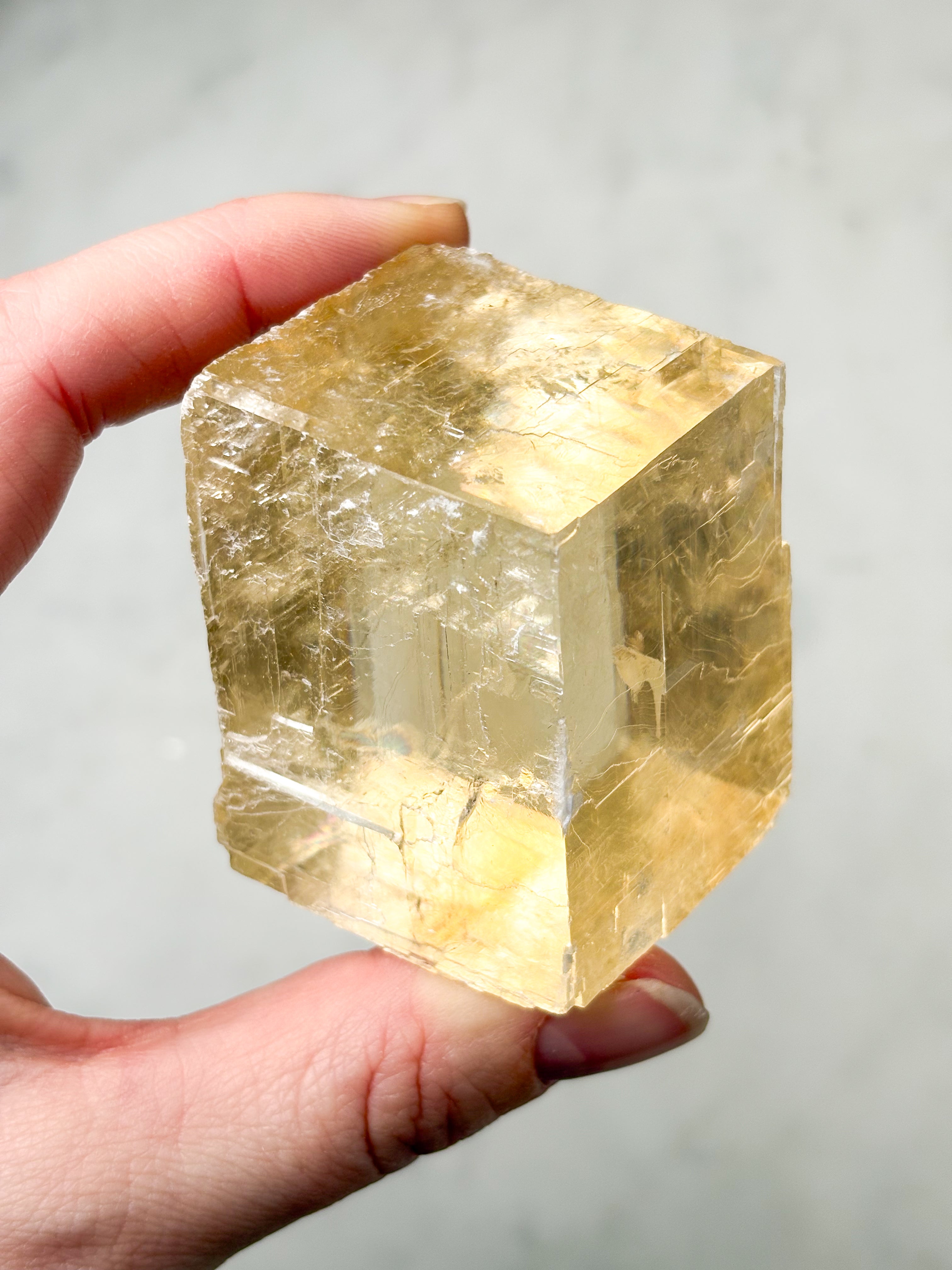 Optisk honungskalscit rå (nr 12) 