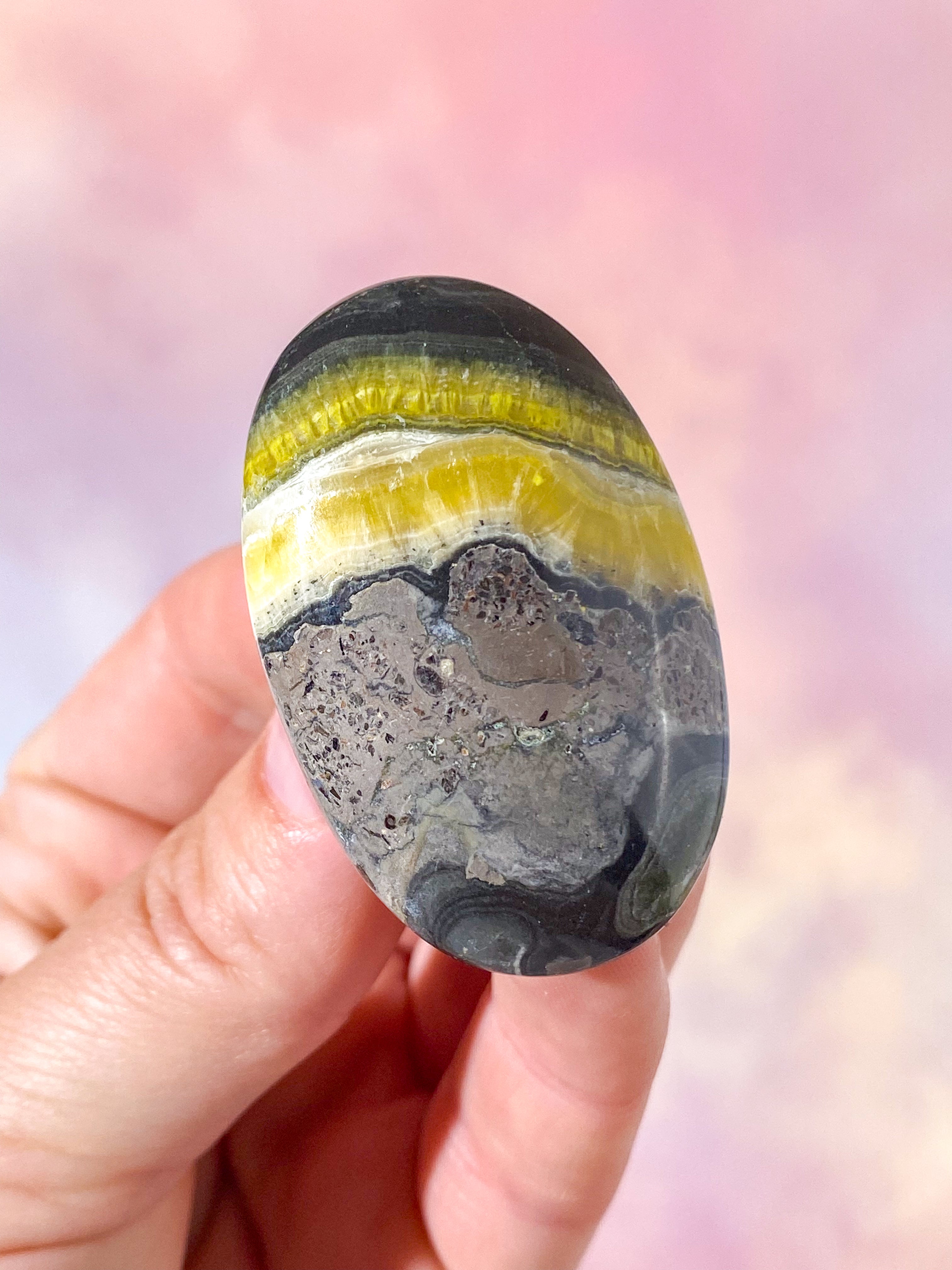 Bumble Bee Calcit Palmstone (Nr. 8)