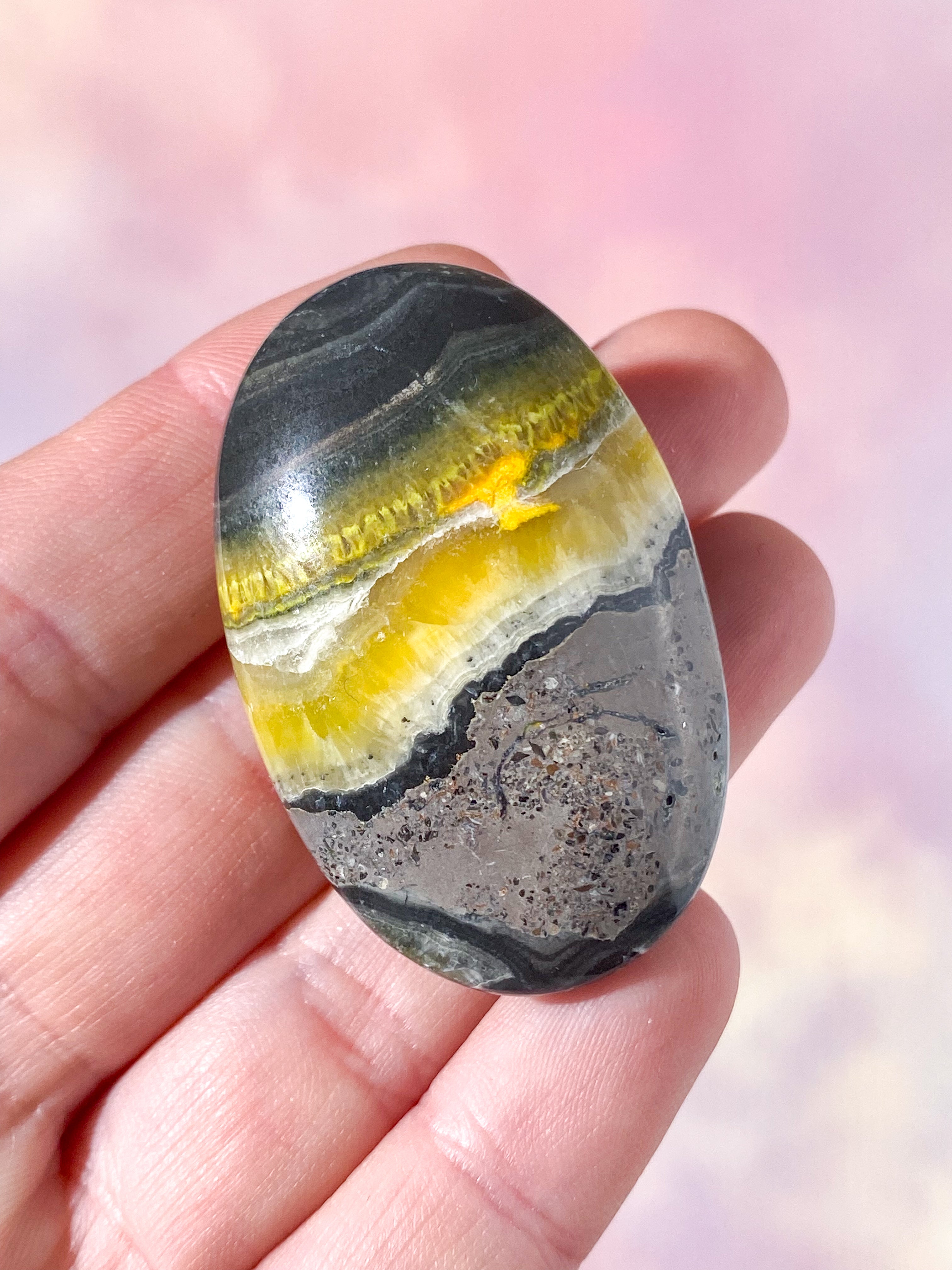Bumble Bee Calcit Palmstone (Nr. 8)
