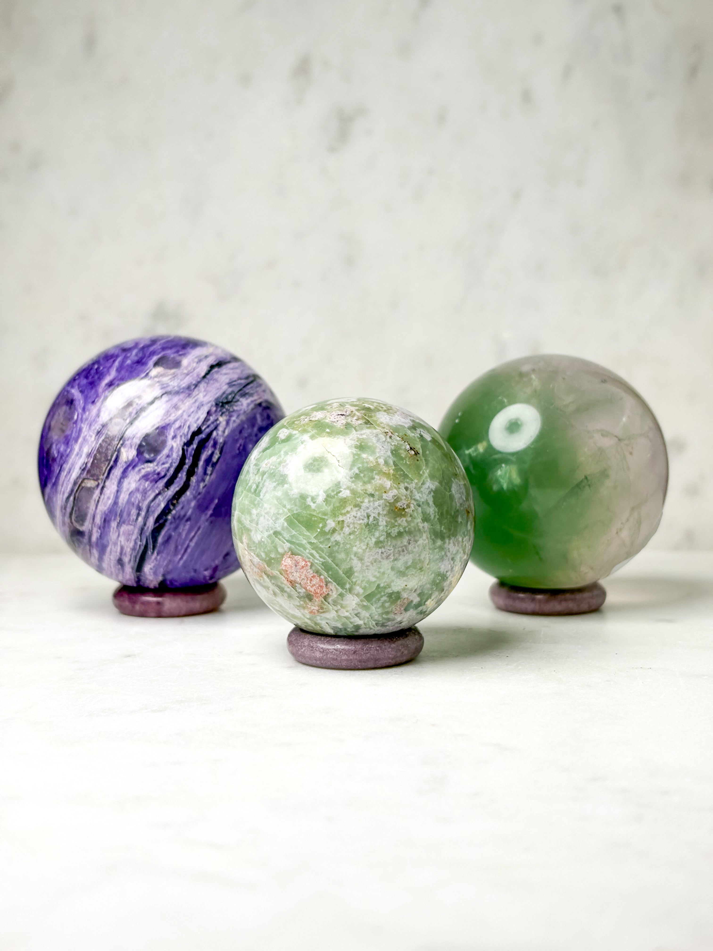 Lepidolitkulhållare