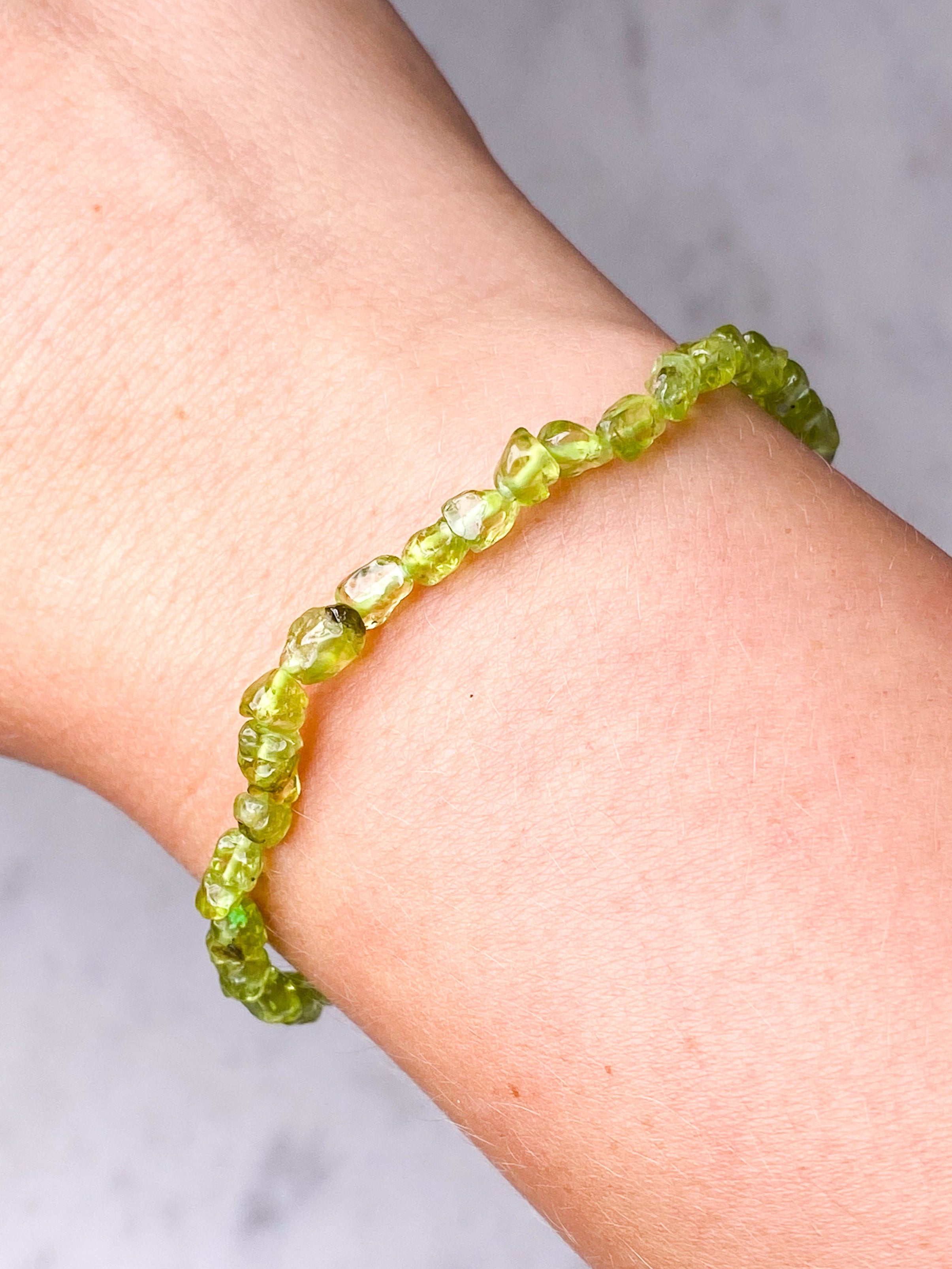 Peridot Mini Raw Armbånd