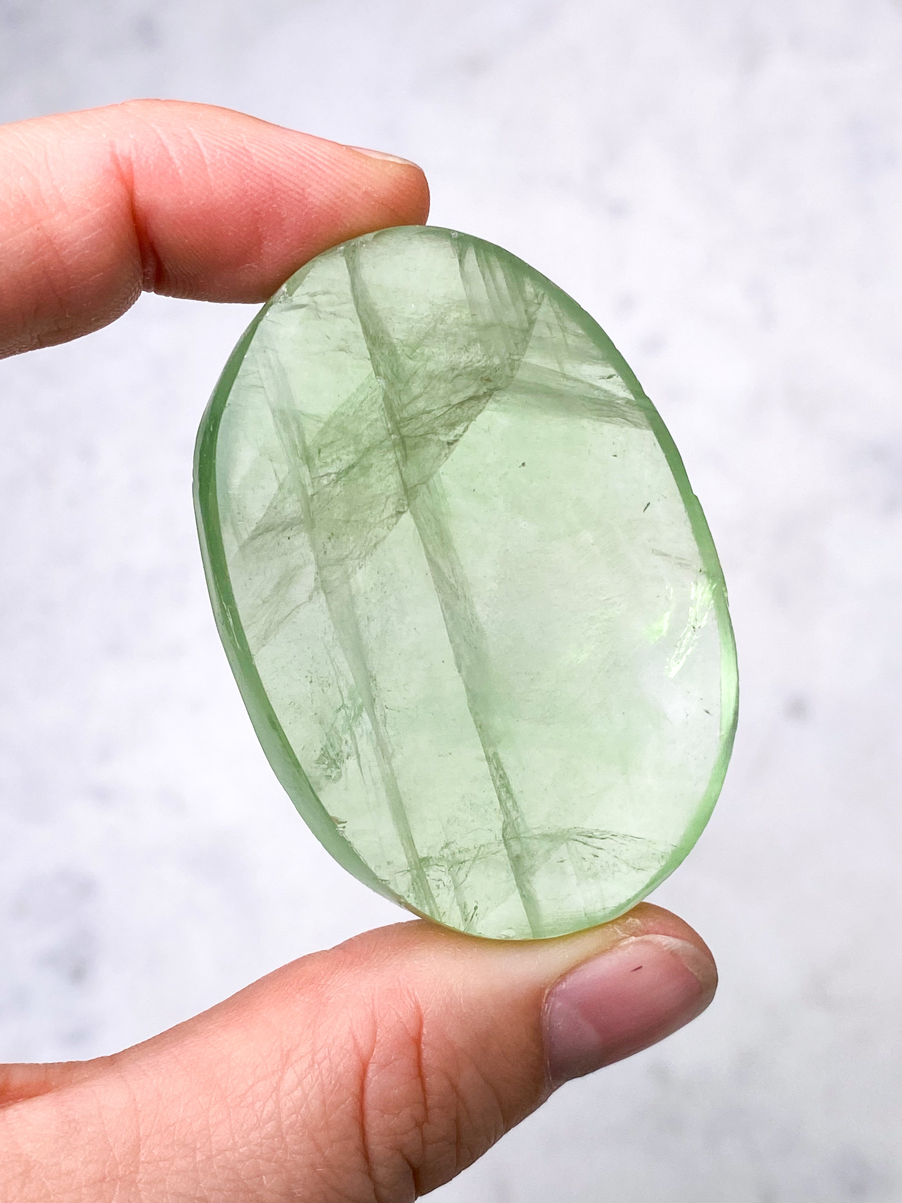 Apple Green Fluorit Palmstone (Nr. 9)