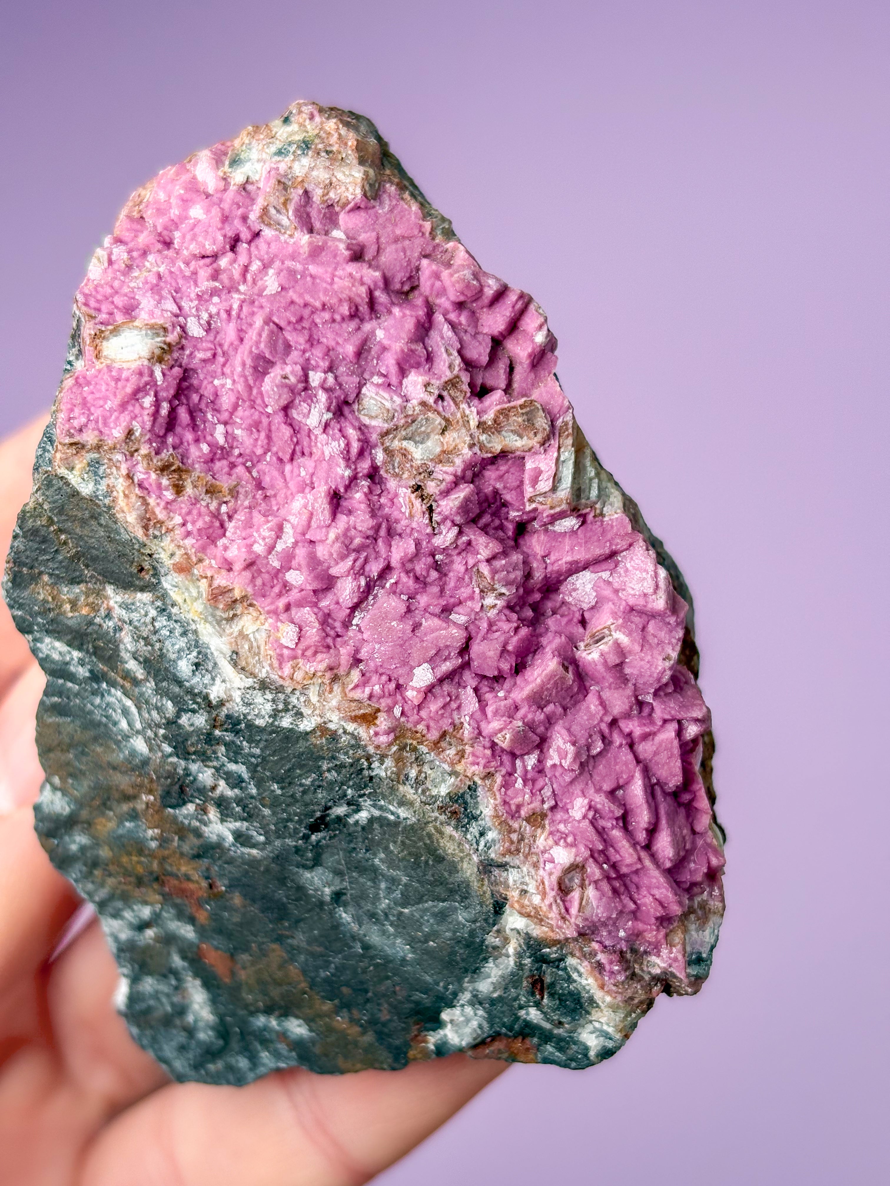 Kobaltkalcit rå (nr 12)