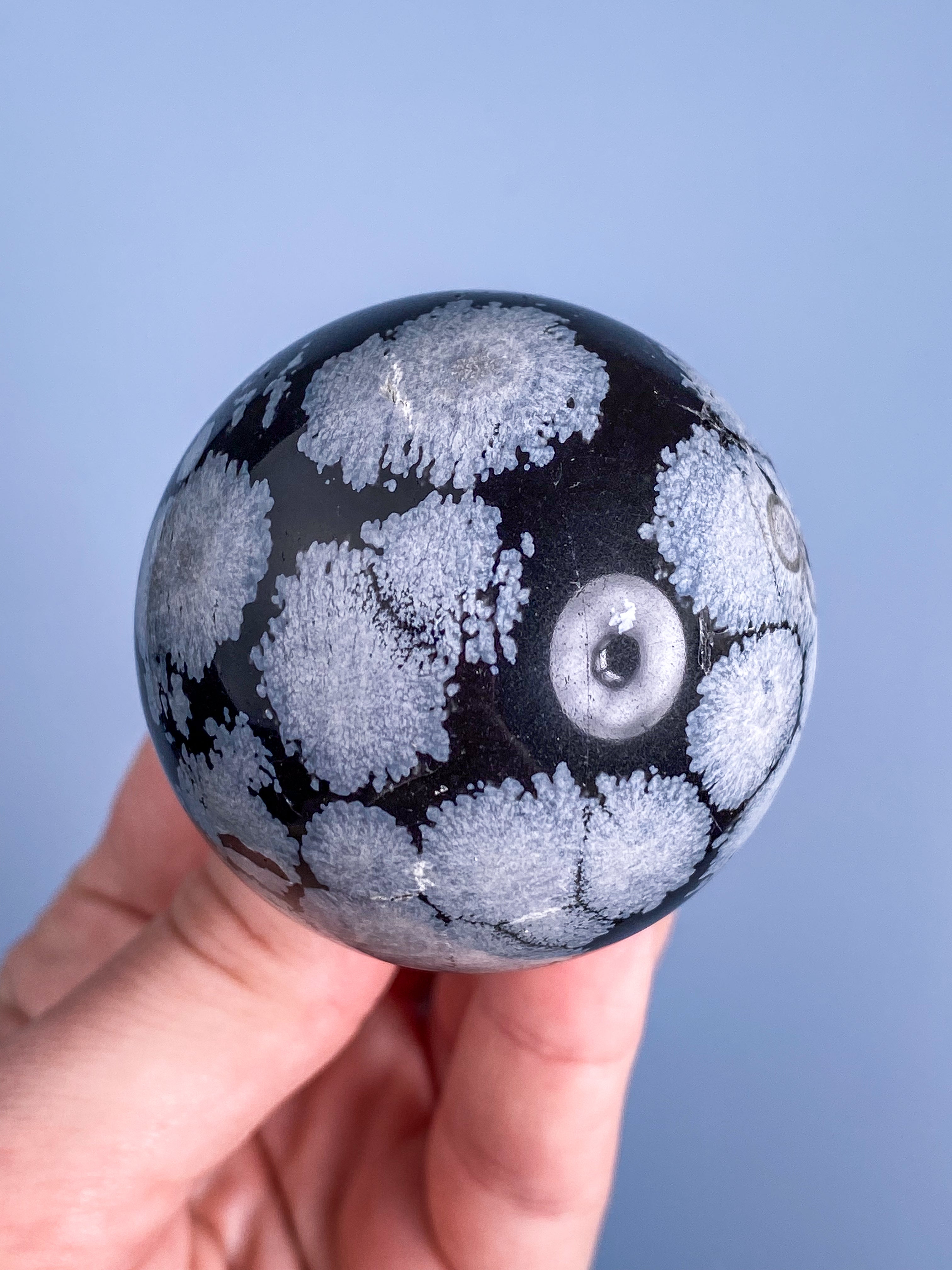 Snowflake obsidian kula (2 cm)