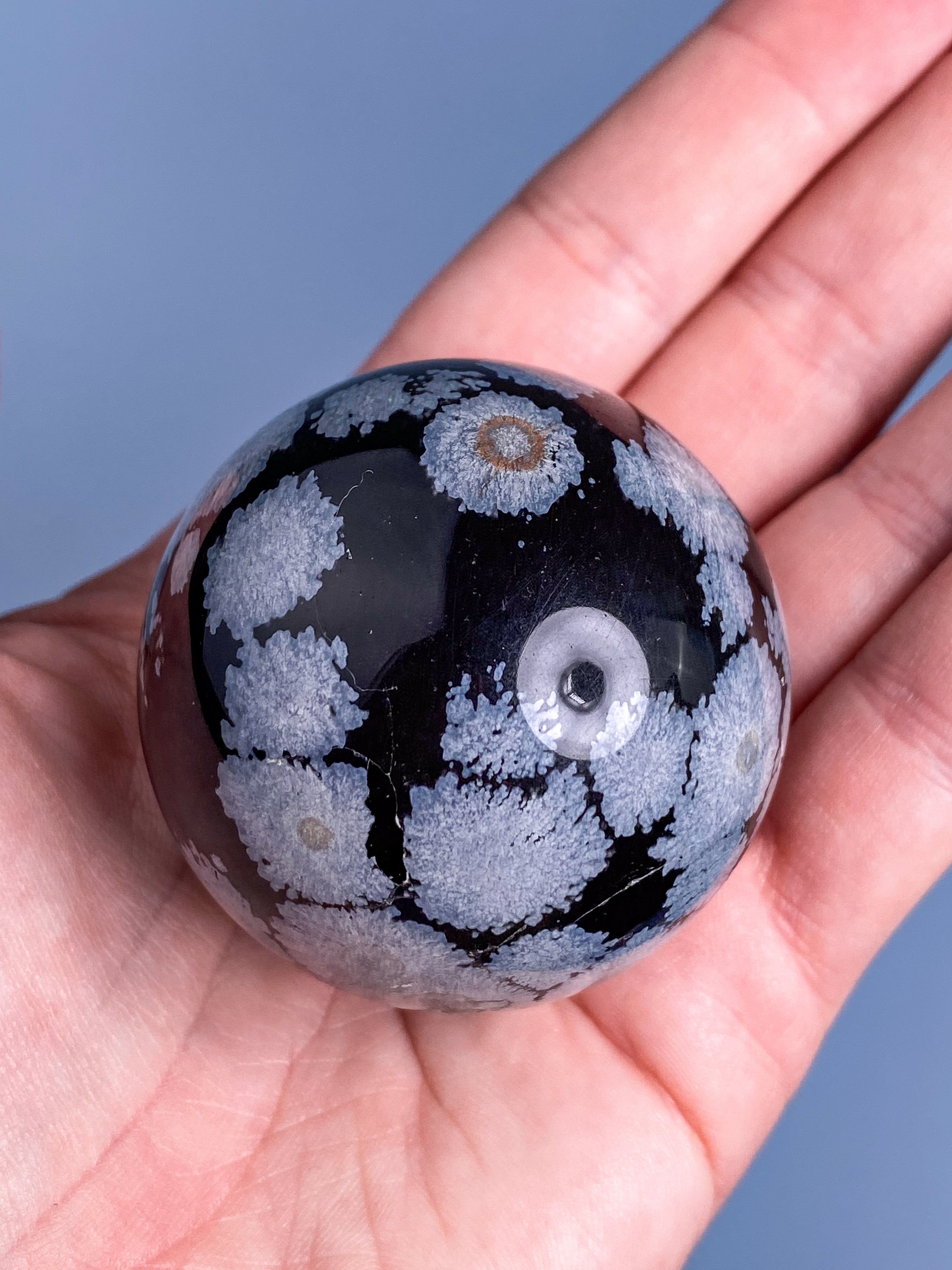 Snowflake obsidian kula (2 cm)