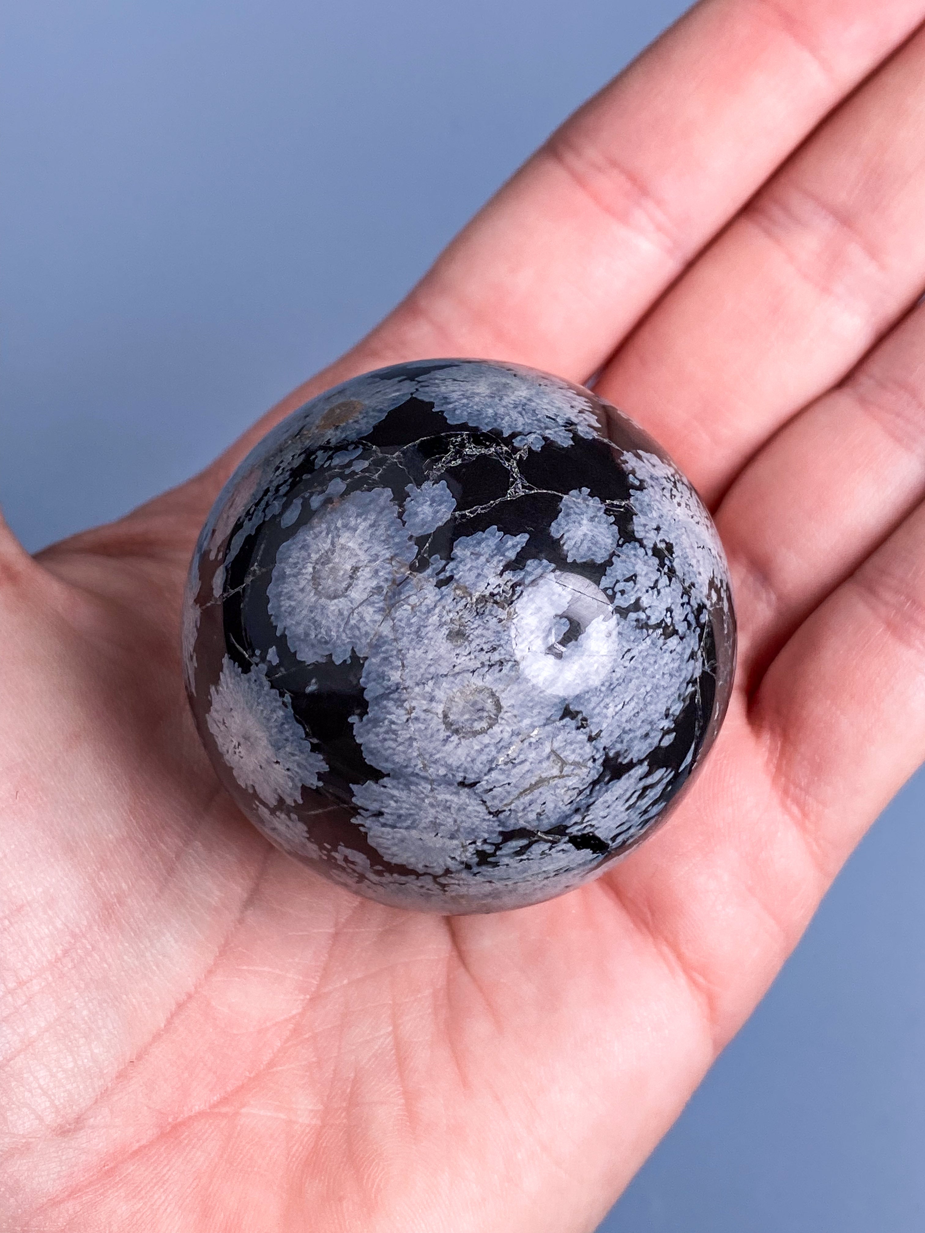 Snowflake obsidian kula (2 cm)