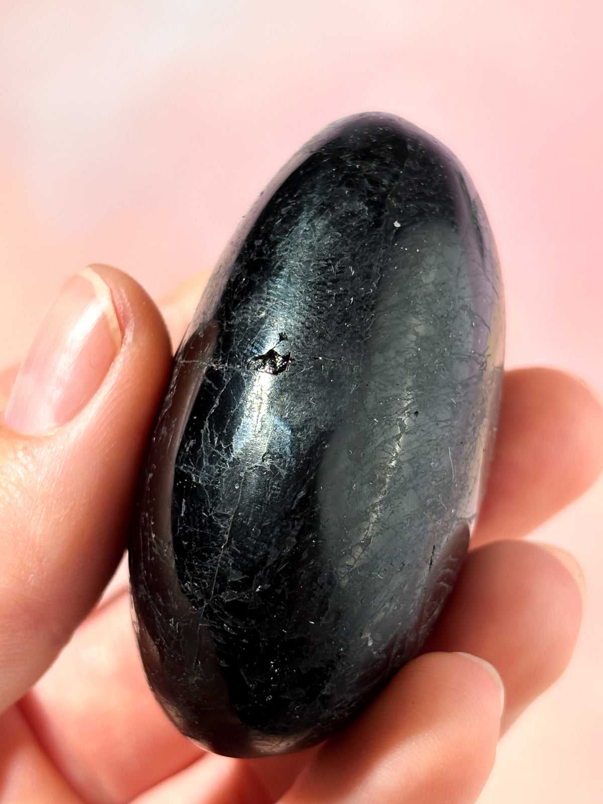Svart Turmalin Palmstone (Nr. 6)