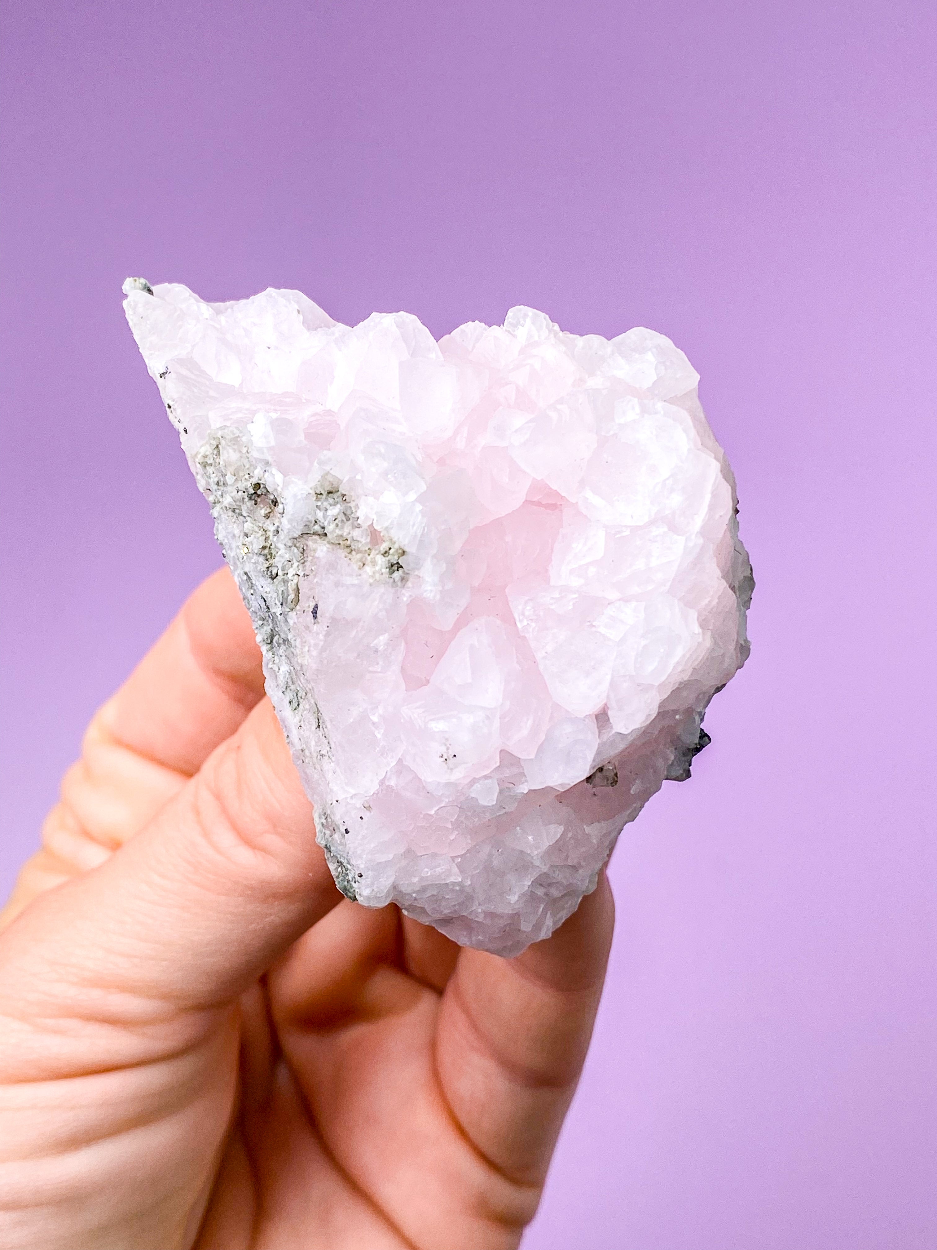 Lepidolite kulor polerade