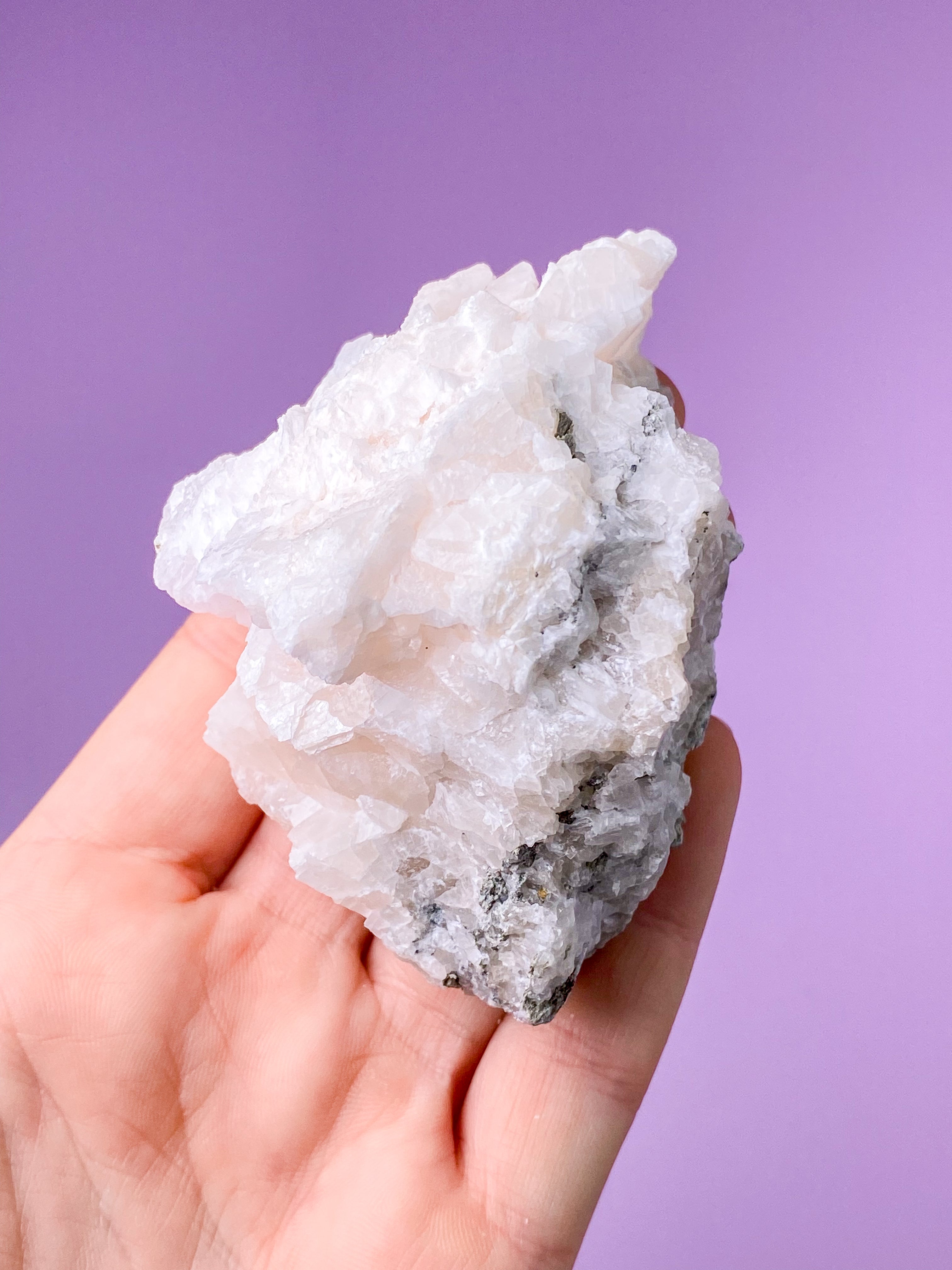 Lepidolite kulor polerade