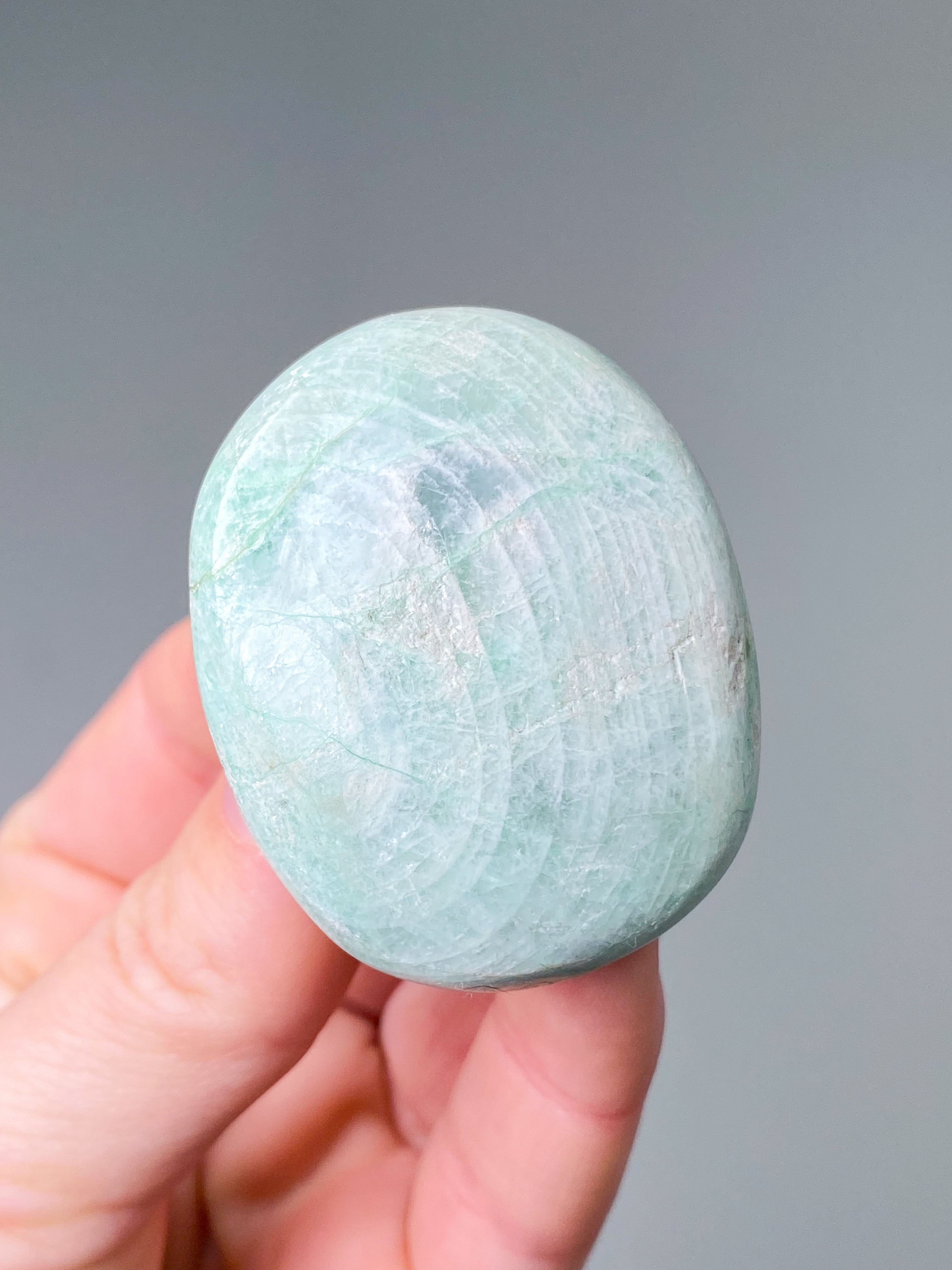 Grön månsten (garnierit) palmsten (nr 3)