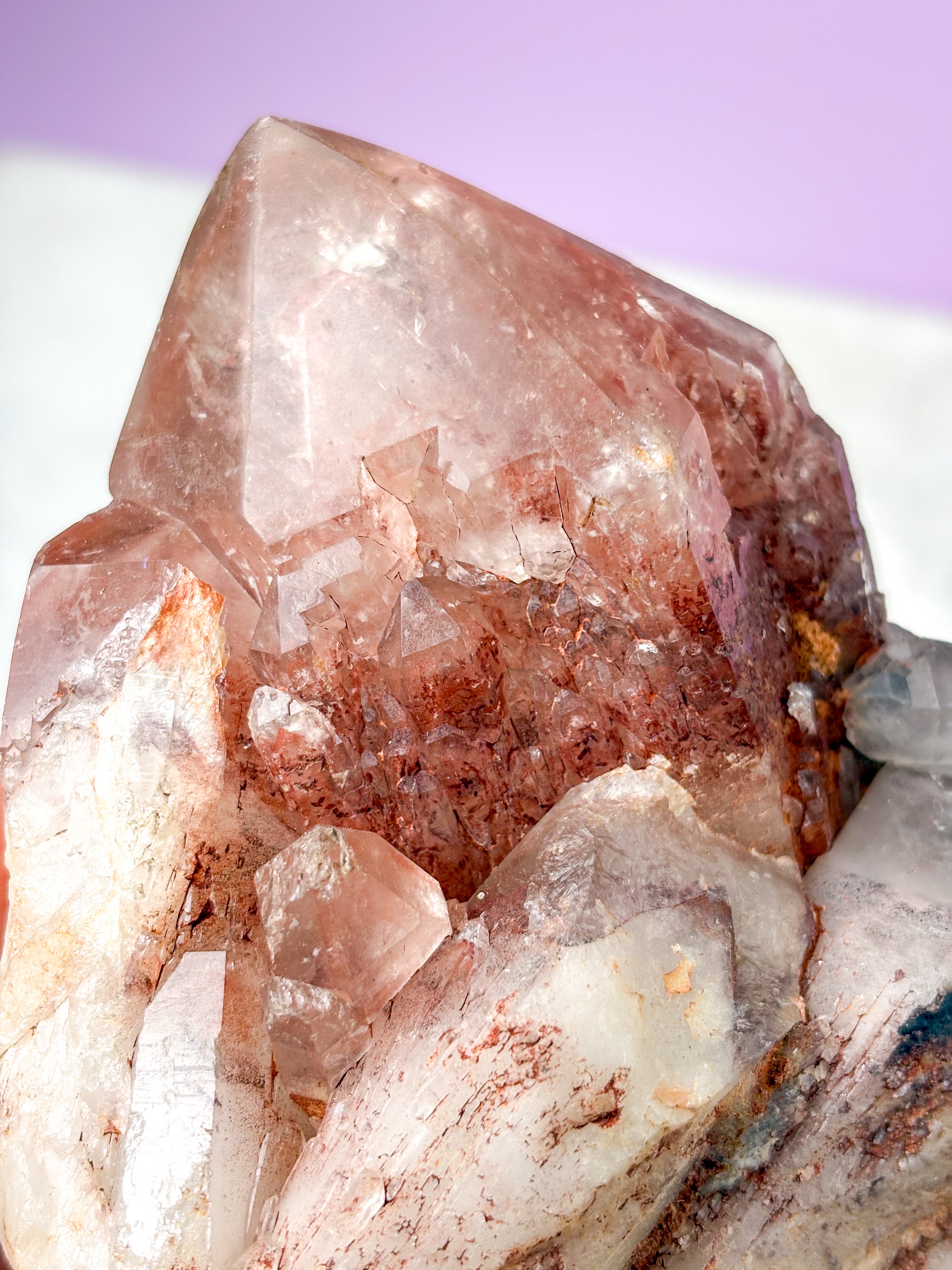 Rød Lithium Kvarts Klynge (Nr. 2)