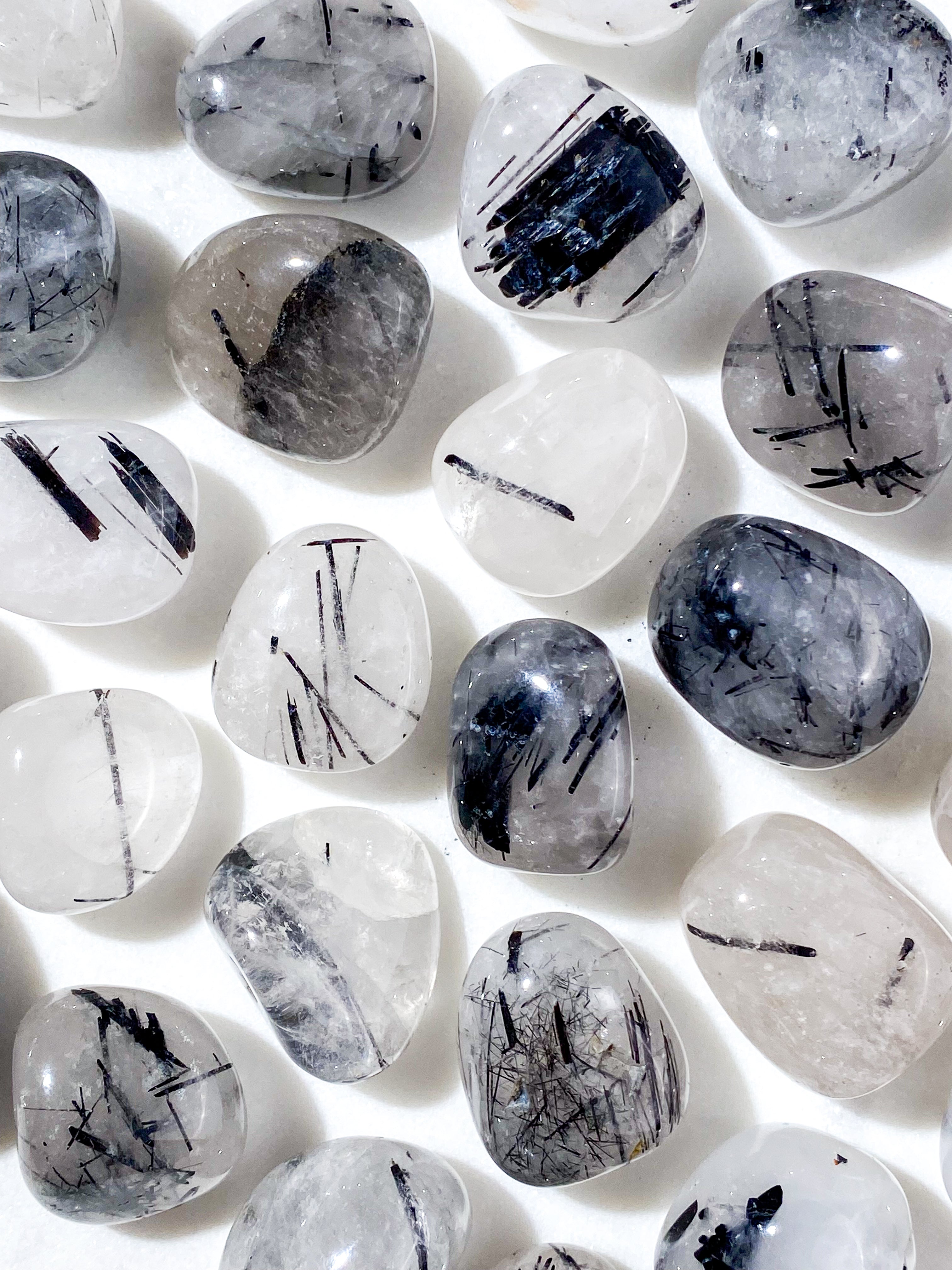 Turmalinkvarts polerad