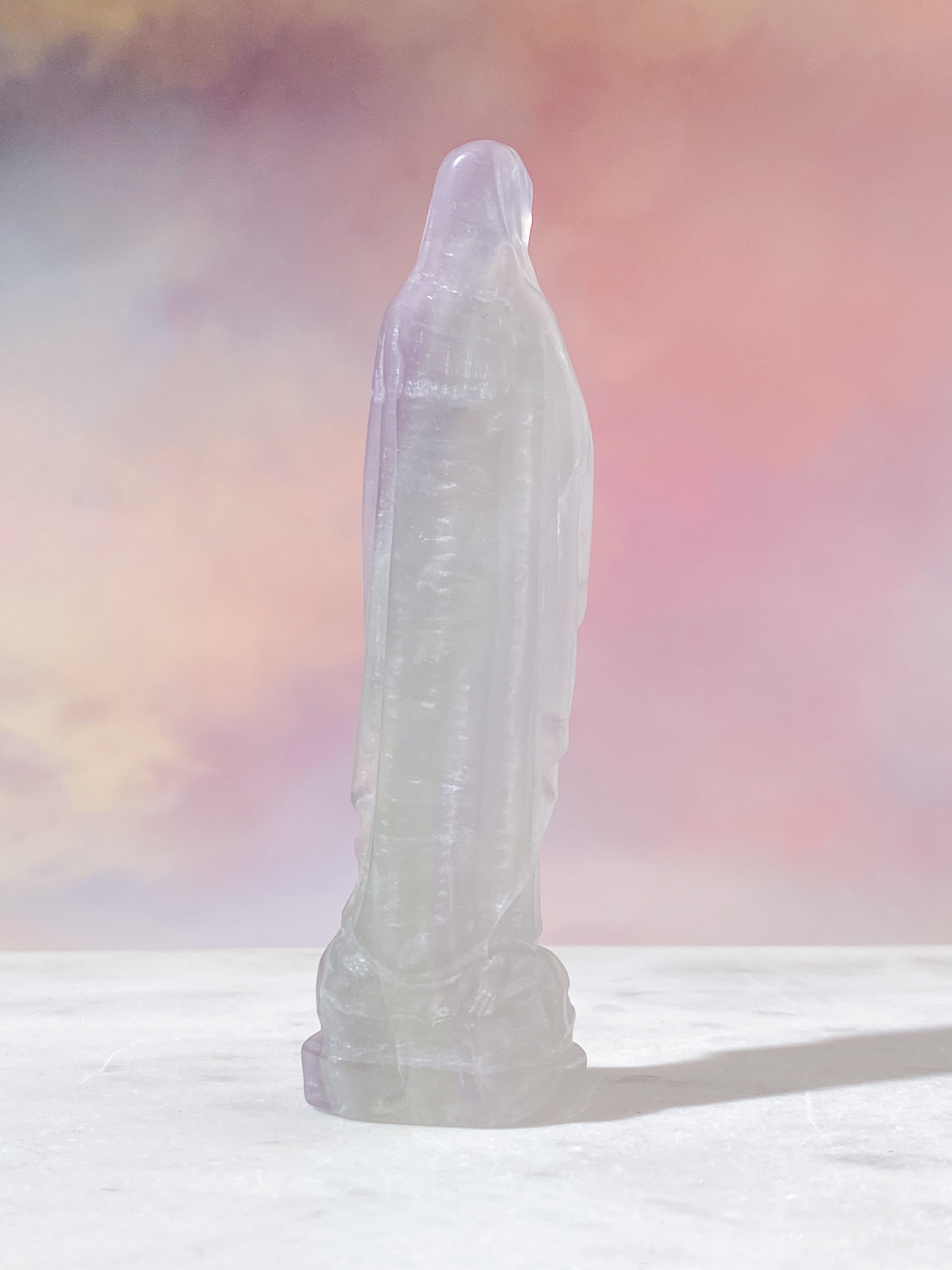 Lavendel (Yttrium) Fluorit Madonna (Nr. 5)