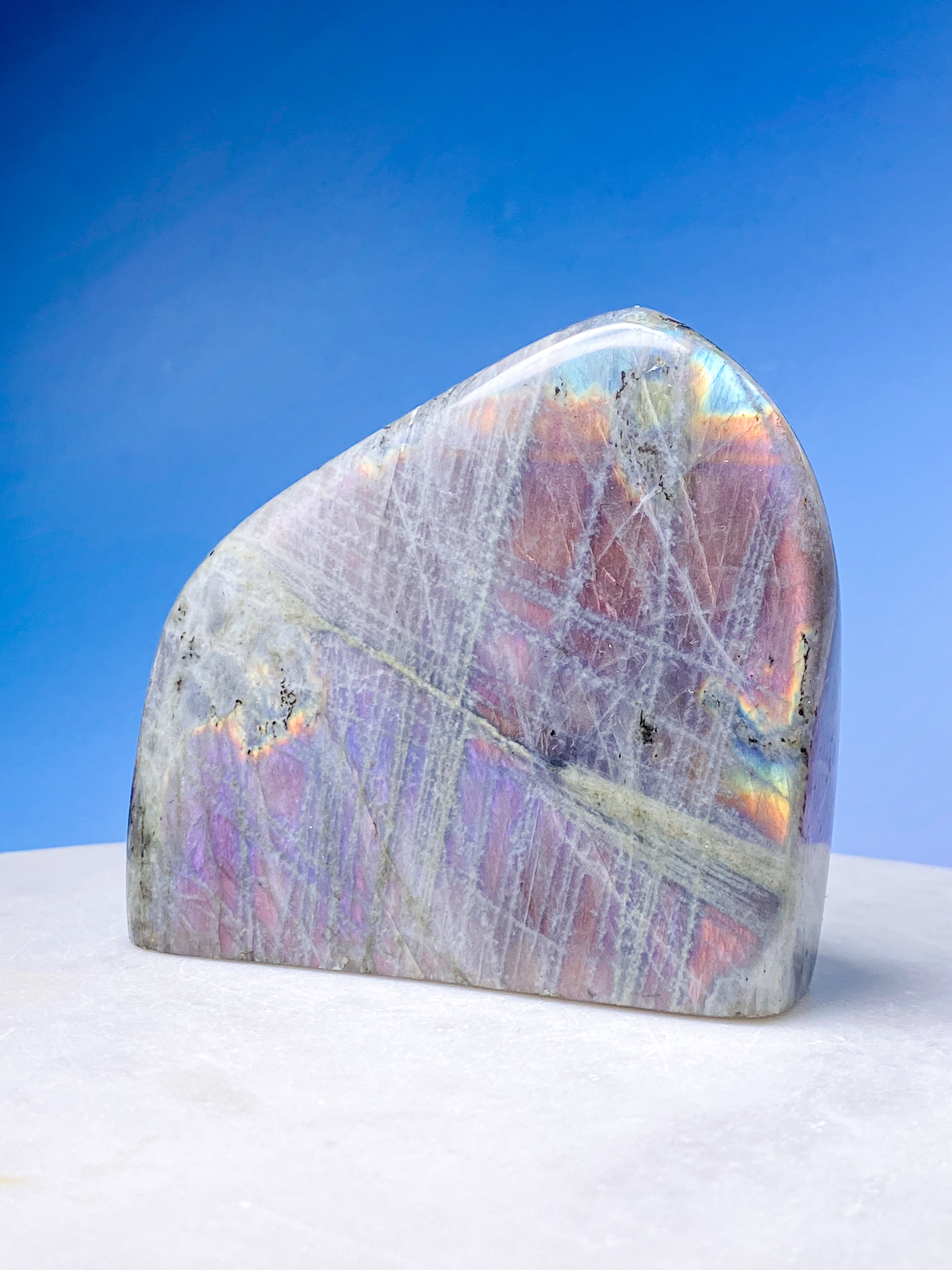 Lila Labradorit Friform (Nr 1)