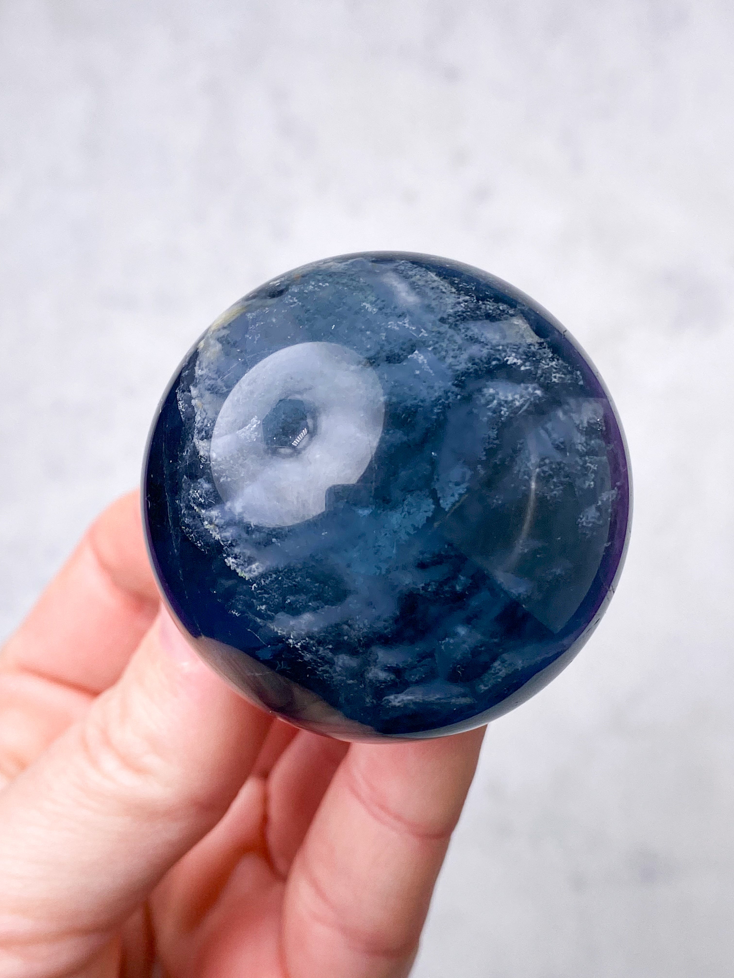 Blå fluoritkula (nr 7)