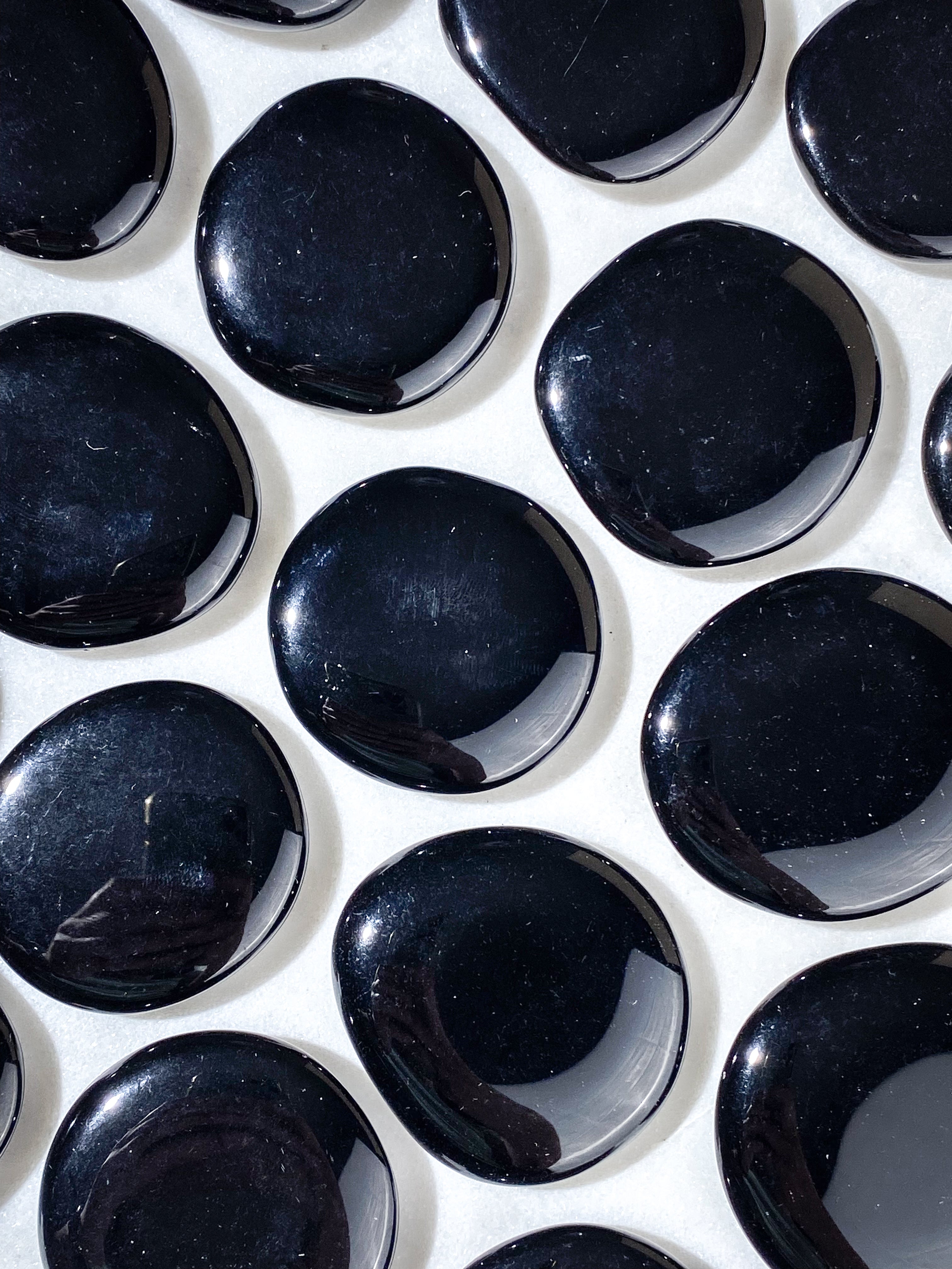 Svart Obsidian Disc