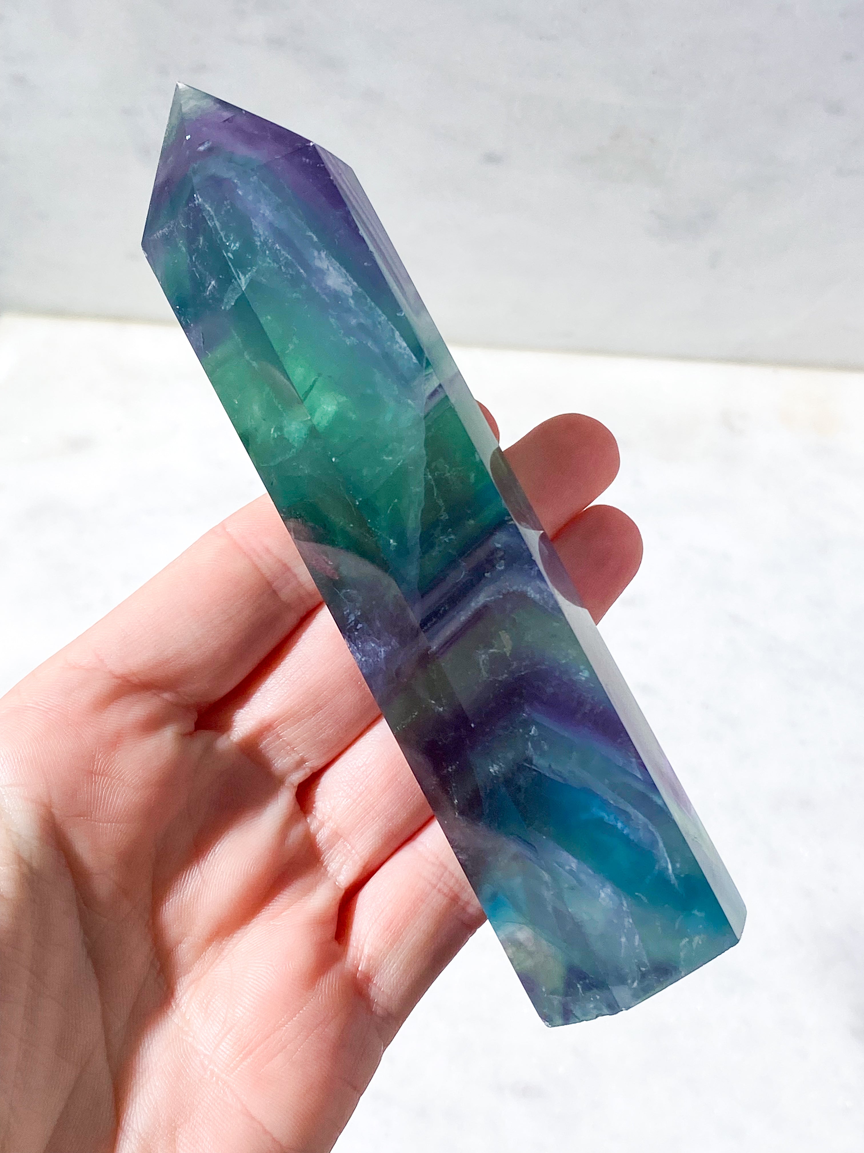 Jättestorn av regnbågsfluorit (nr 16)