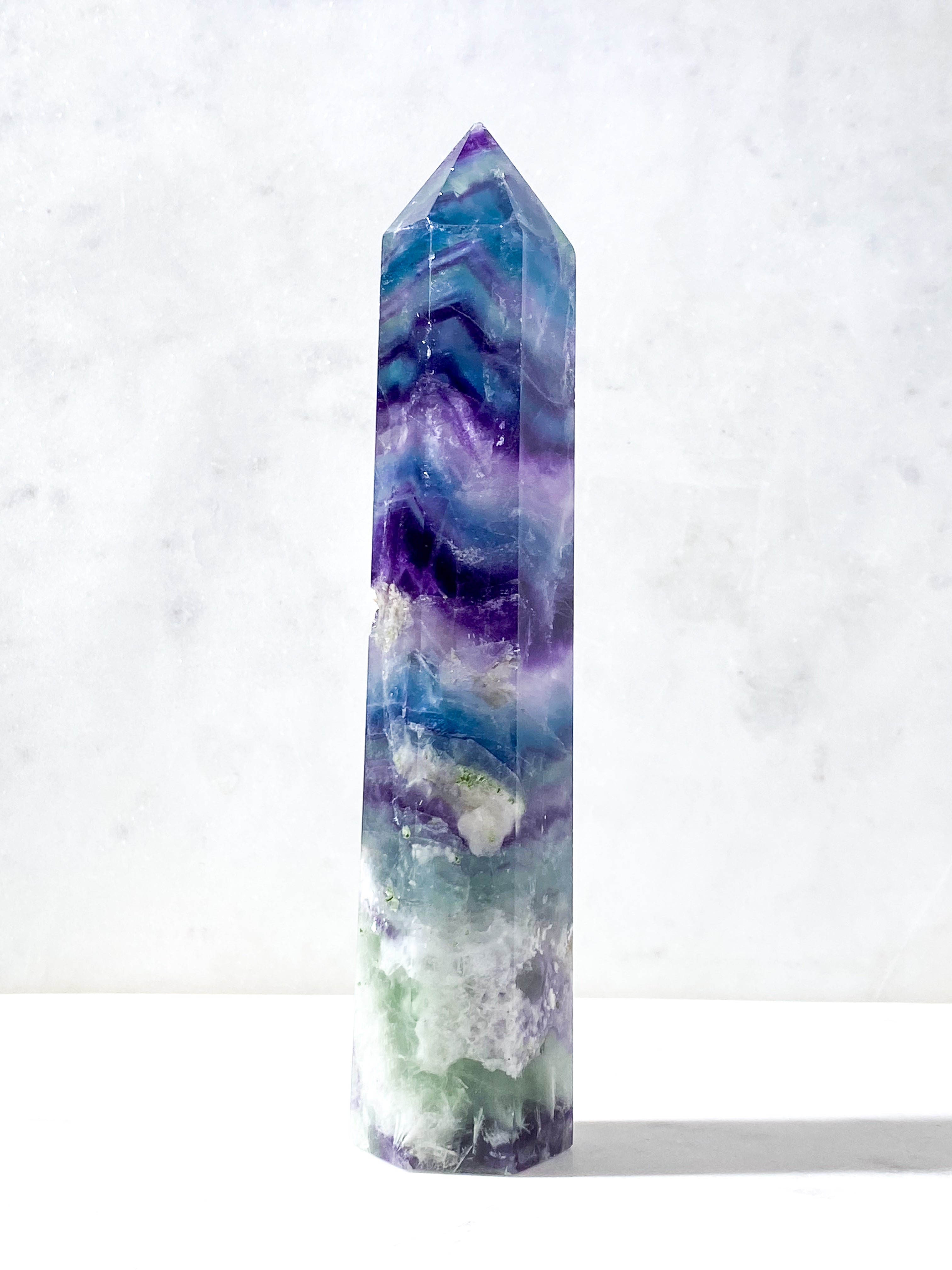 Jättestorn av regnbågsfluorit (nr 20)