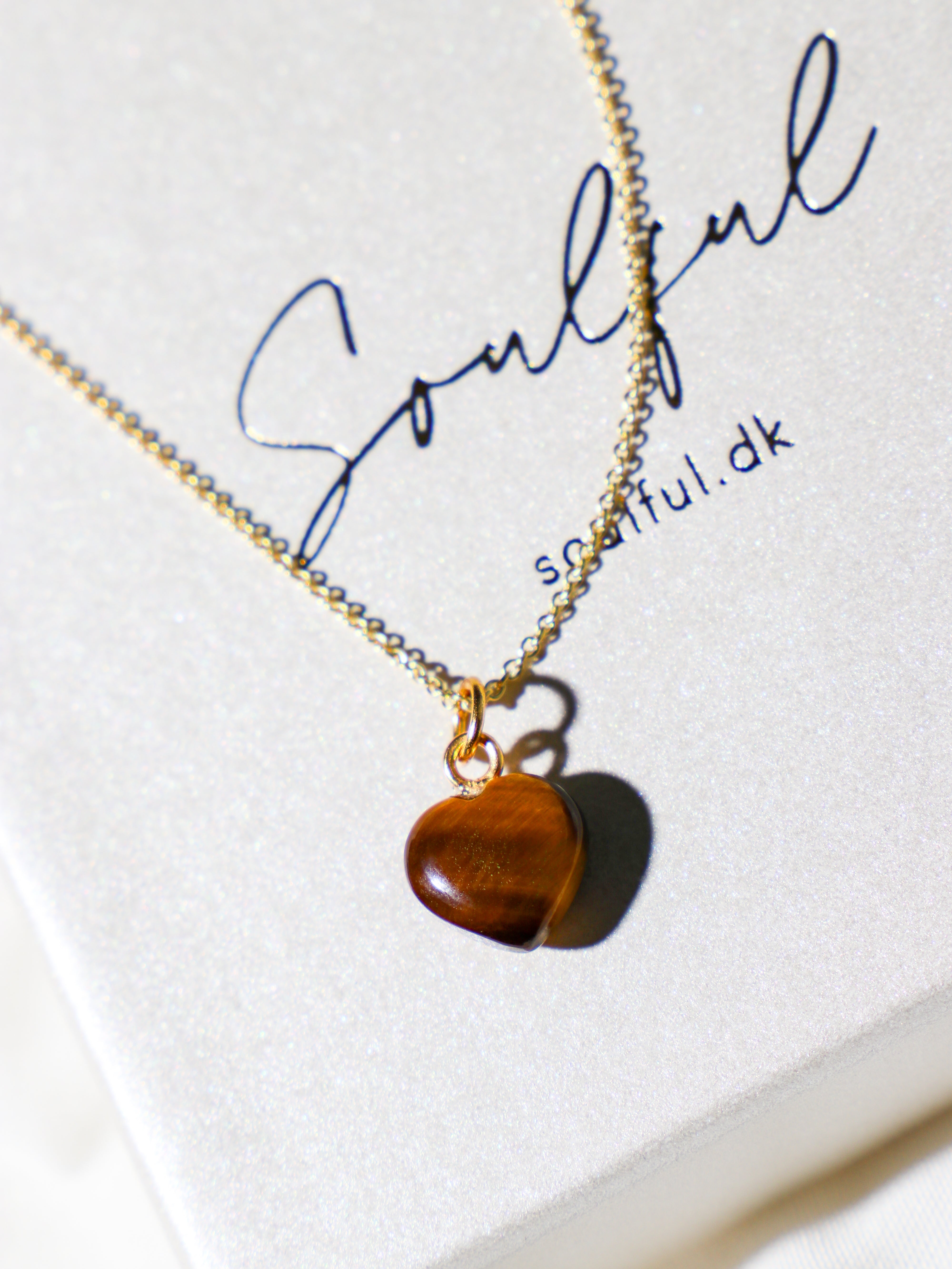 Halsband med petit hjärta i blått kalcedon