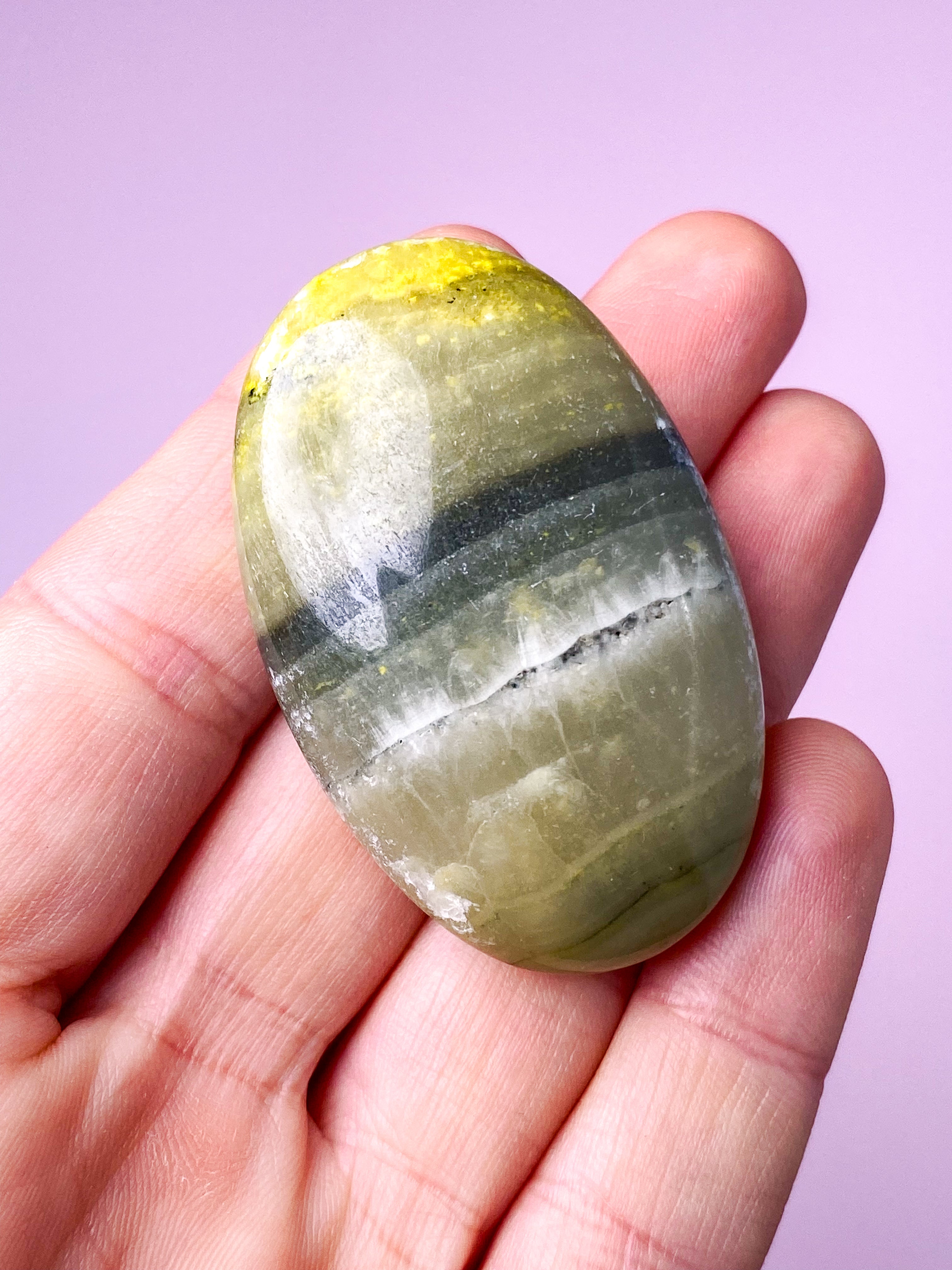 Bumble Bee Onyx Palmstone (Nr. 6)