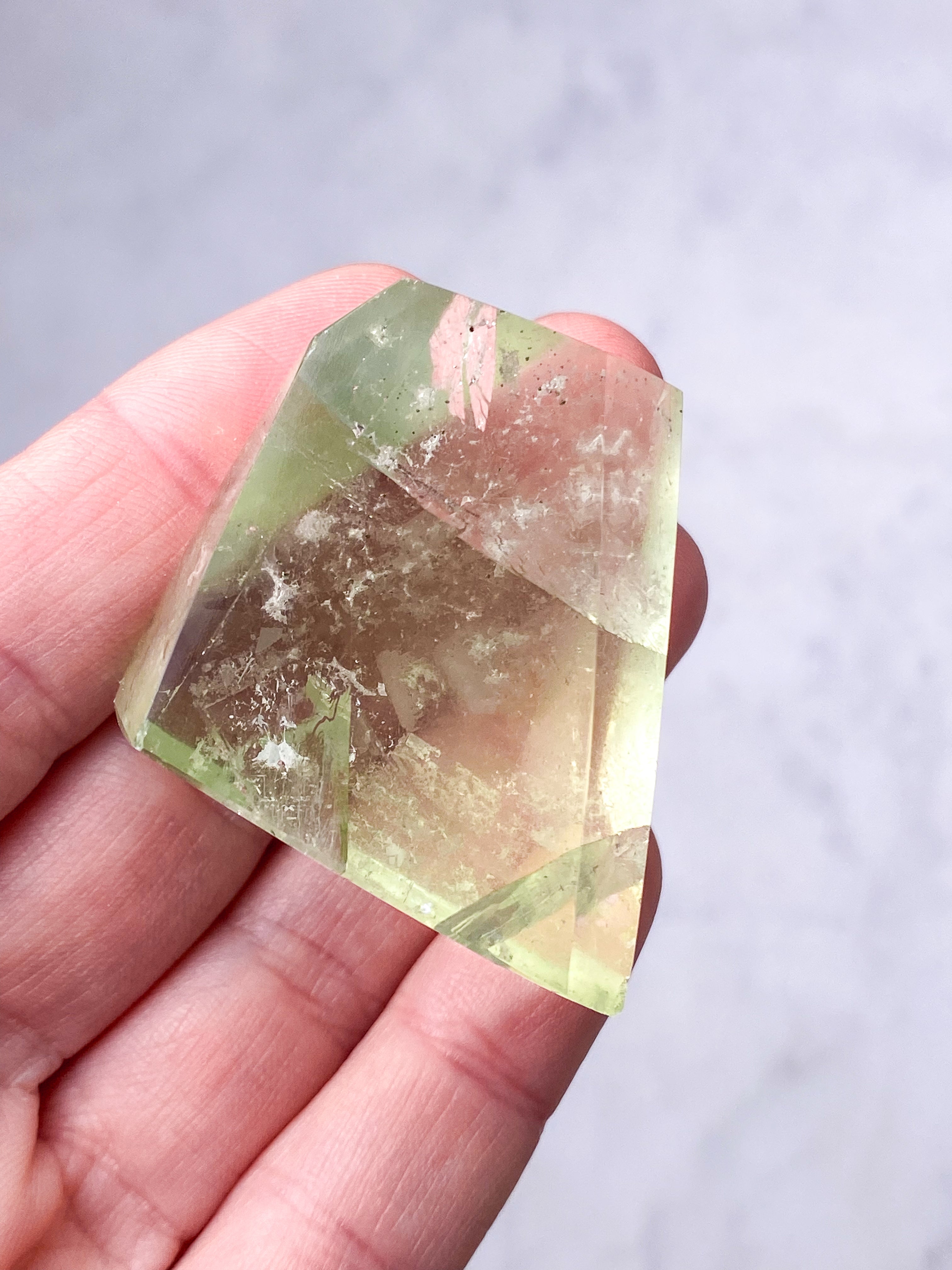 Grönt äpple Fluorit Freeform (nr 14) (Exklusivt)
