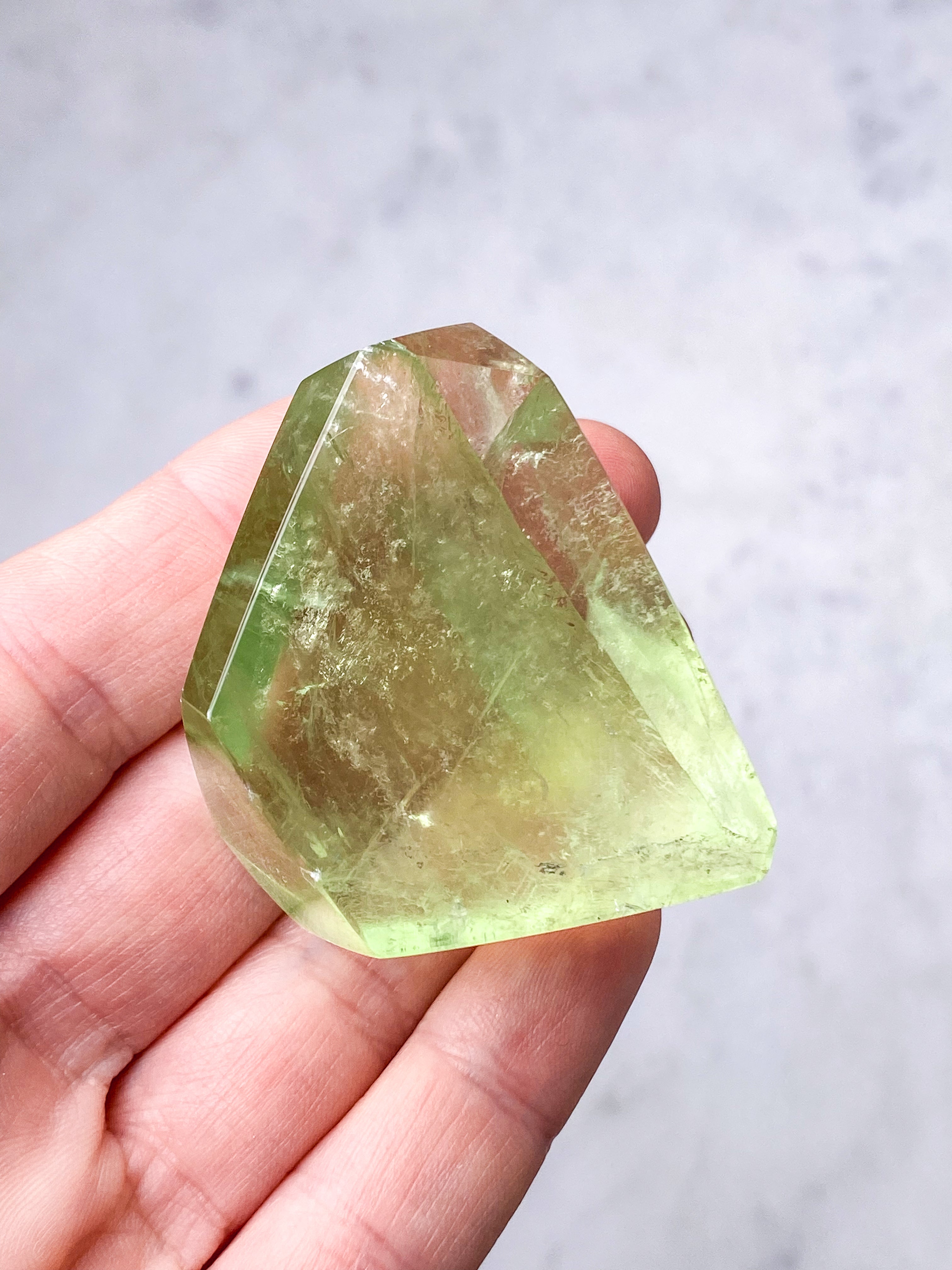 Grönt äpple Fluorit Freeform (nr 23) (Exklusivt)