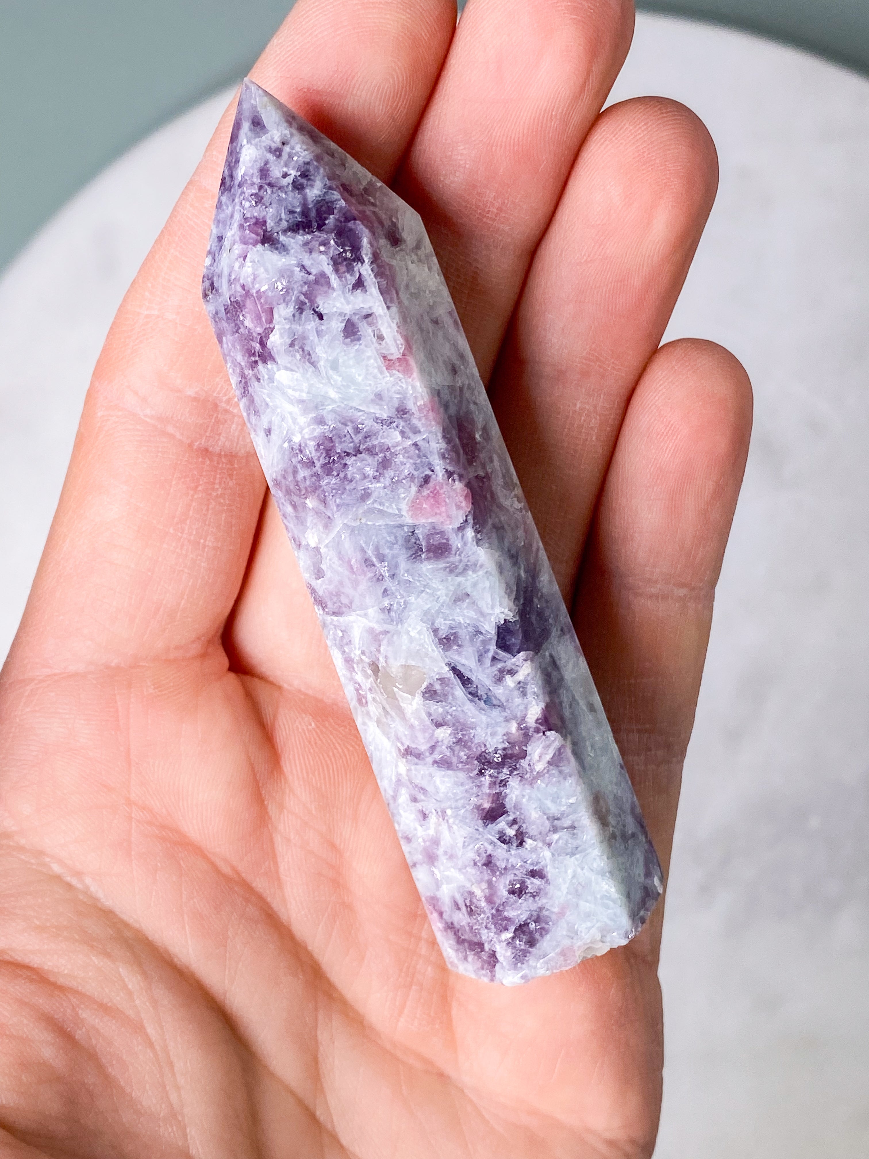 Rosa turmalin och lepidolit-torn (nr 7)