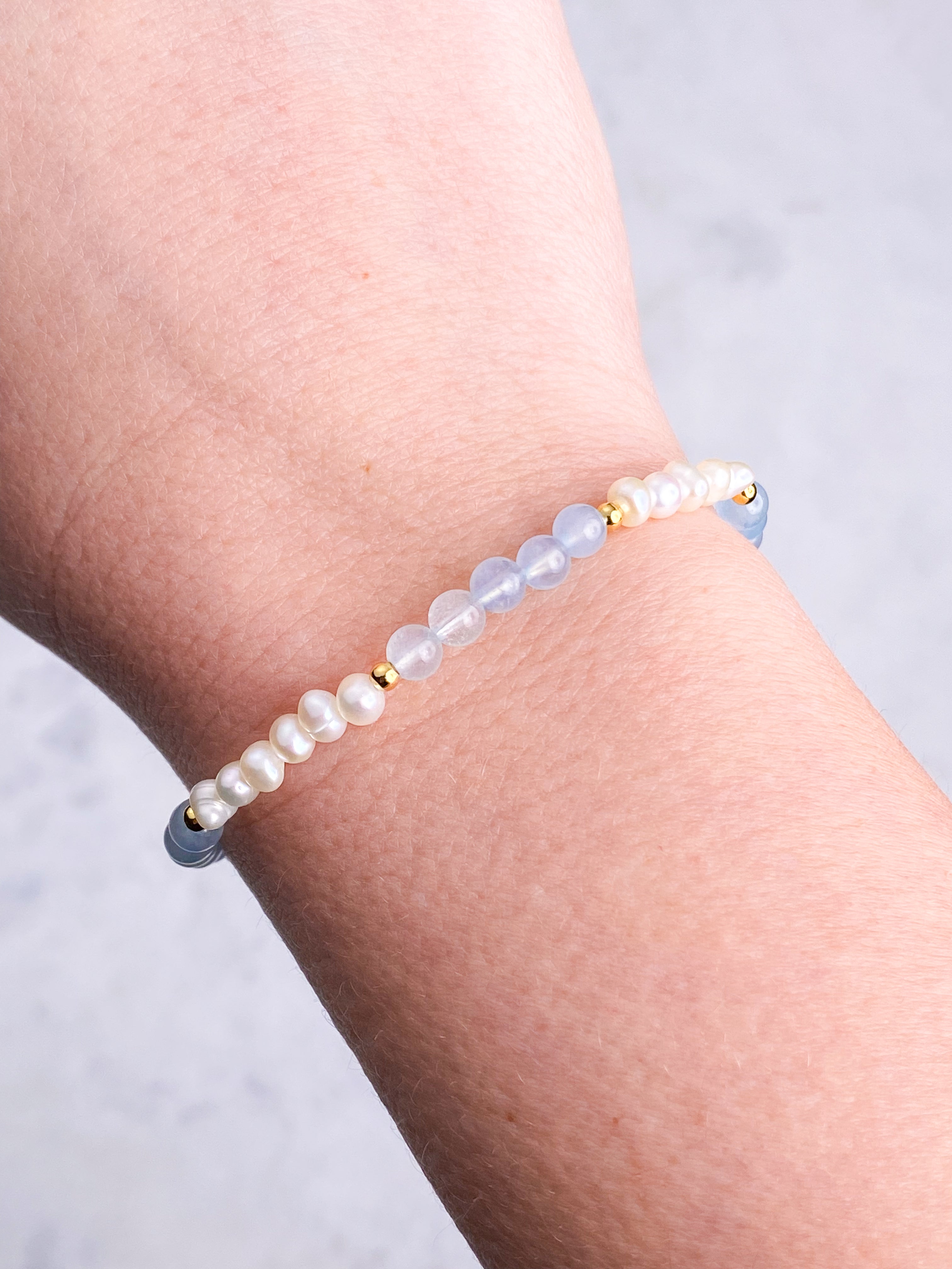 Akvamarin & Ferskvandsperle Armbånd