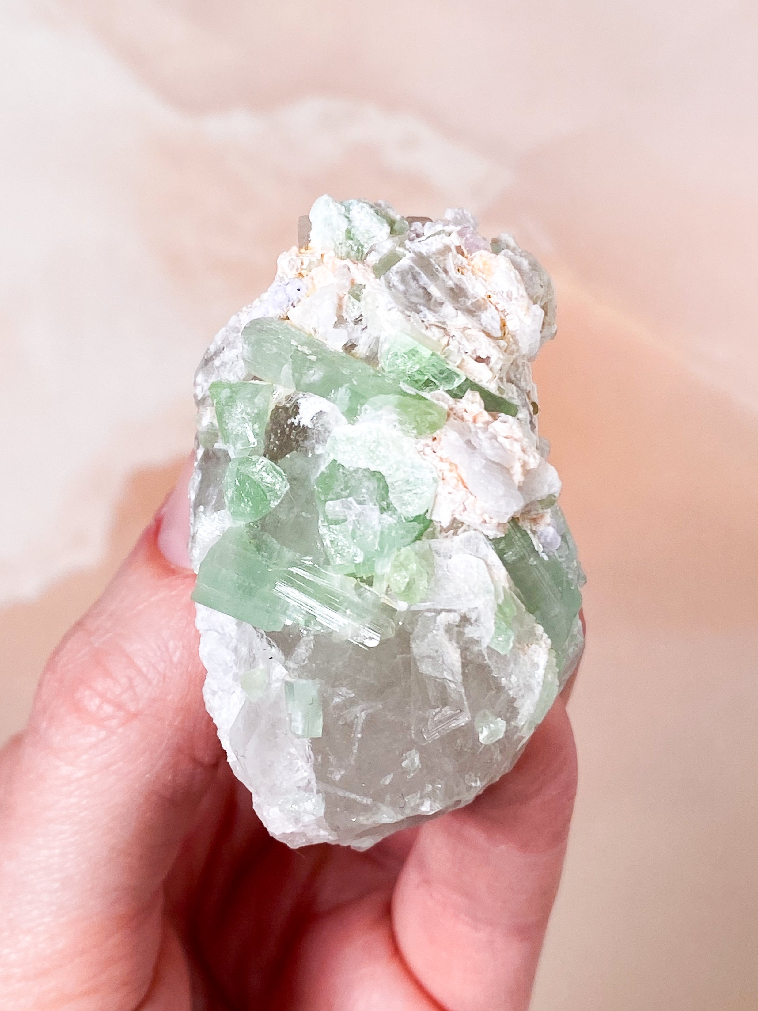 Grönt turmalinkluster (nr 4) 