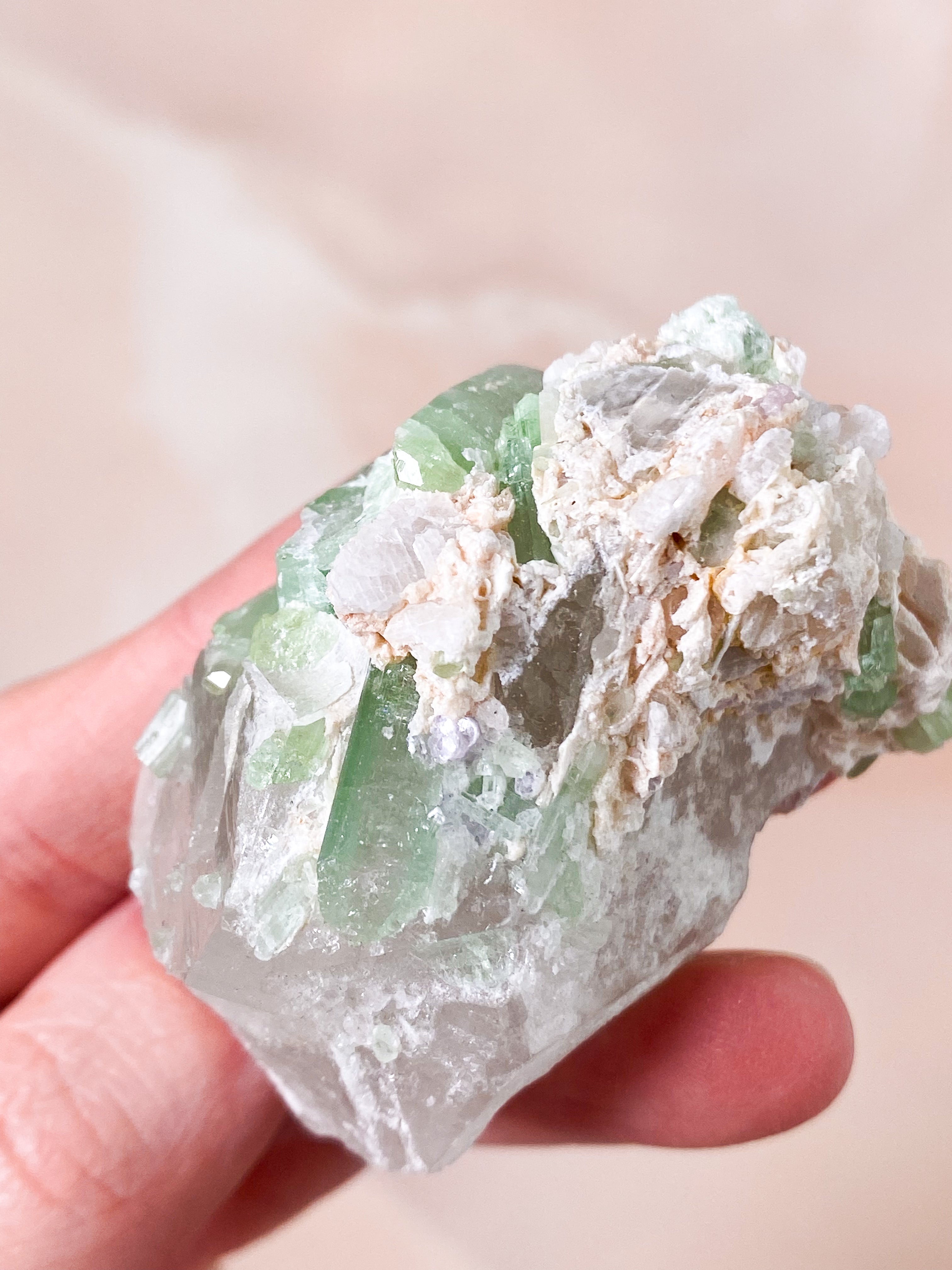 Grönt turmalinkluster (nr 4) 