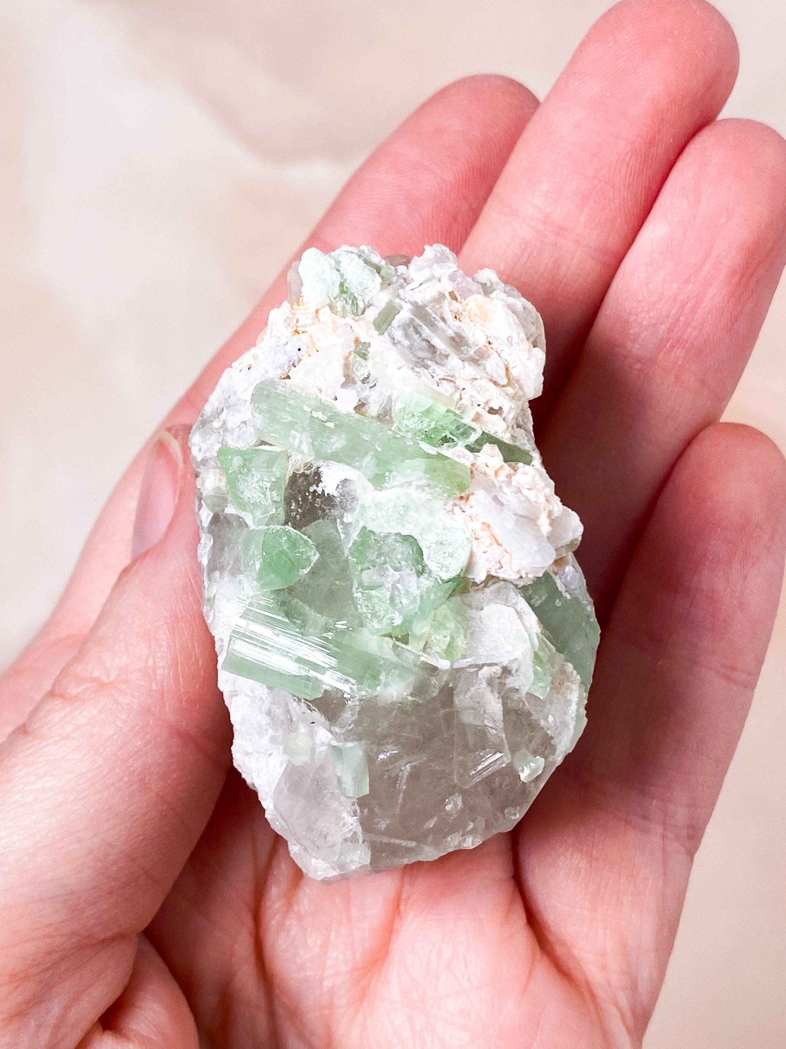 Grönt turmalinkluster (nr 4) 